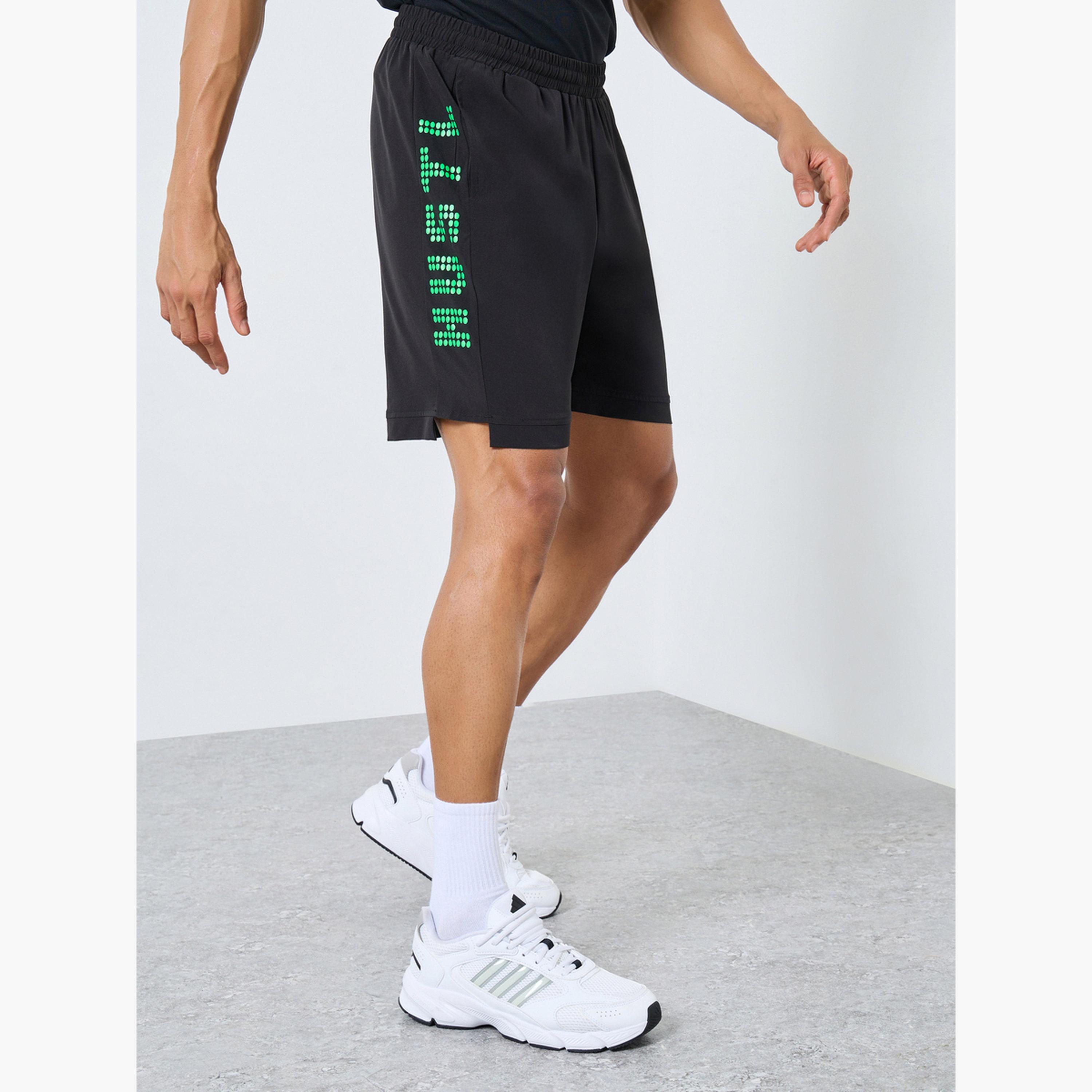 ستايلي - شورت رياضي مع تفاصيل مطبوعة للرجال-sports-men-clothing-bottoms-shorts-image-1