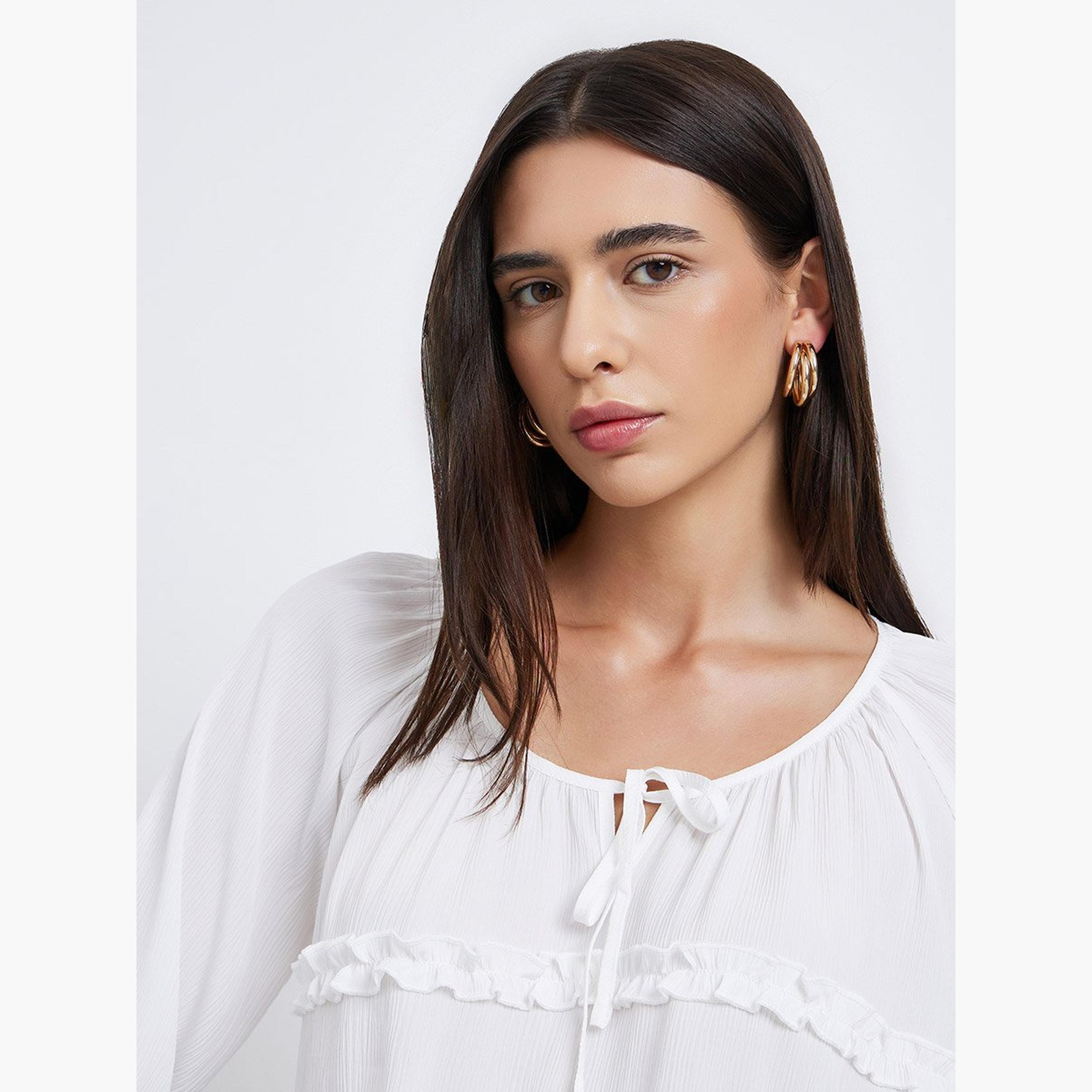 تيك تو - بلوزة بيضاء مكشكشة بأكمام جرس-women-clothing-shirtsandblouses-blouses-image-3
