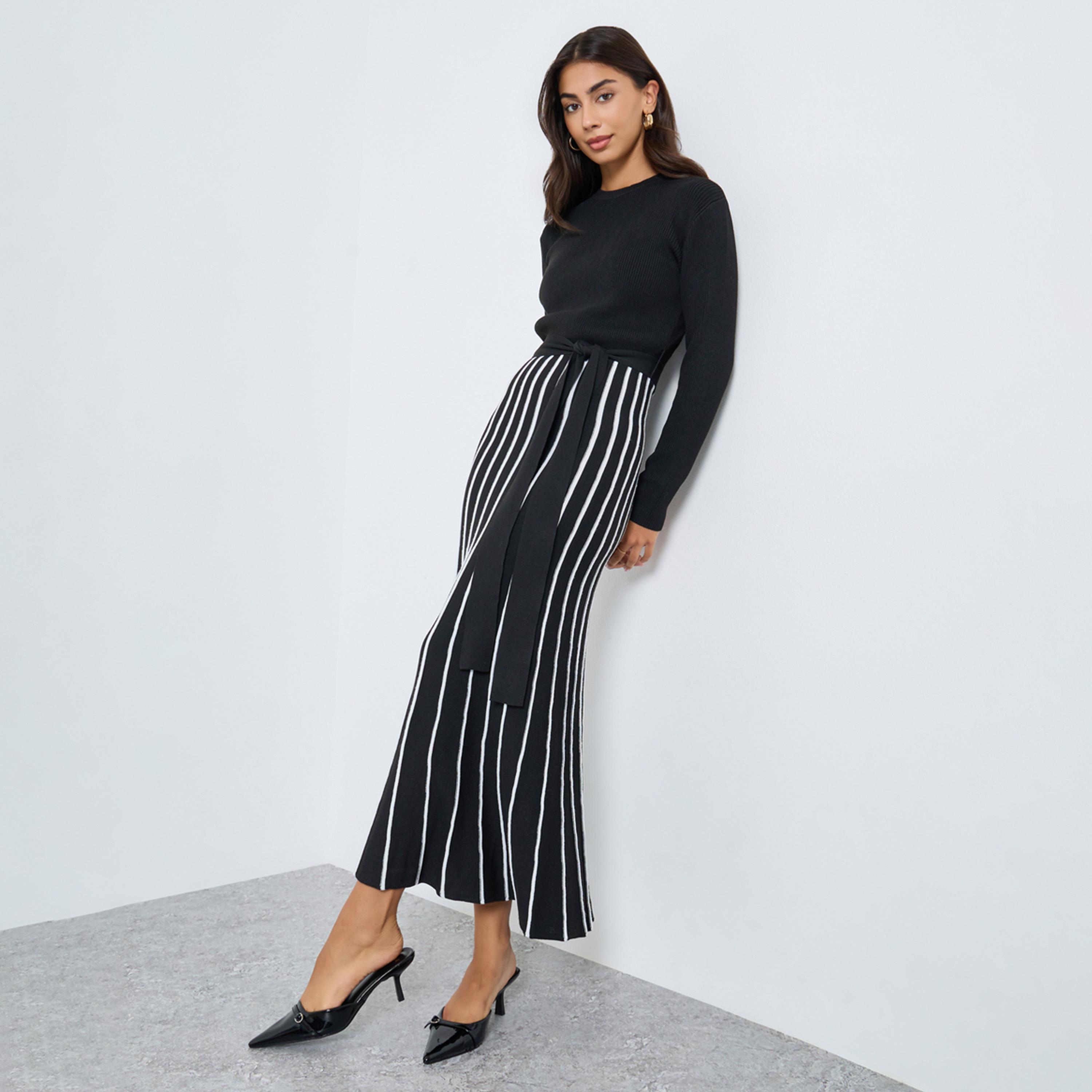ستايلي - فستان ماكسي مخطط بأكمام طويلة وتصميم A-women-clothing-dresses-image-1