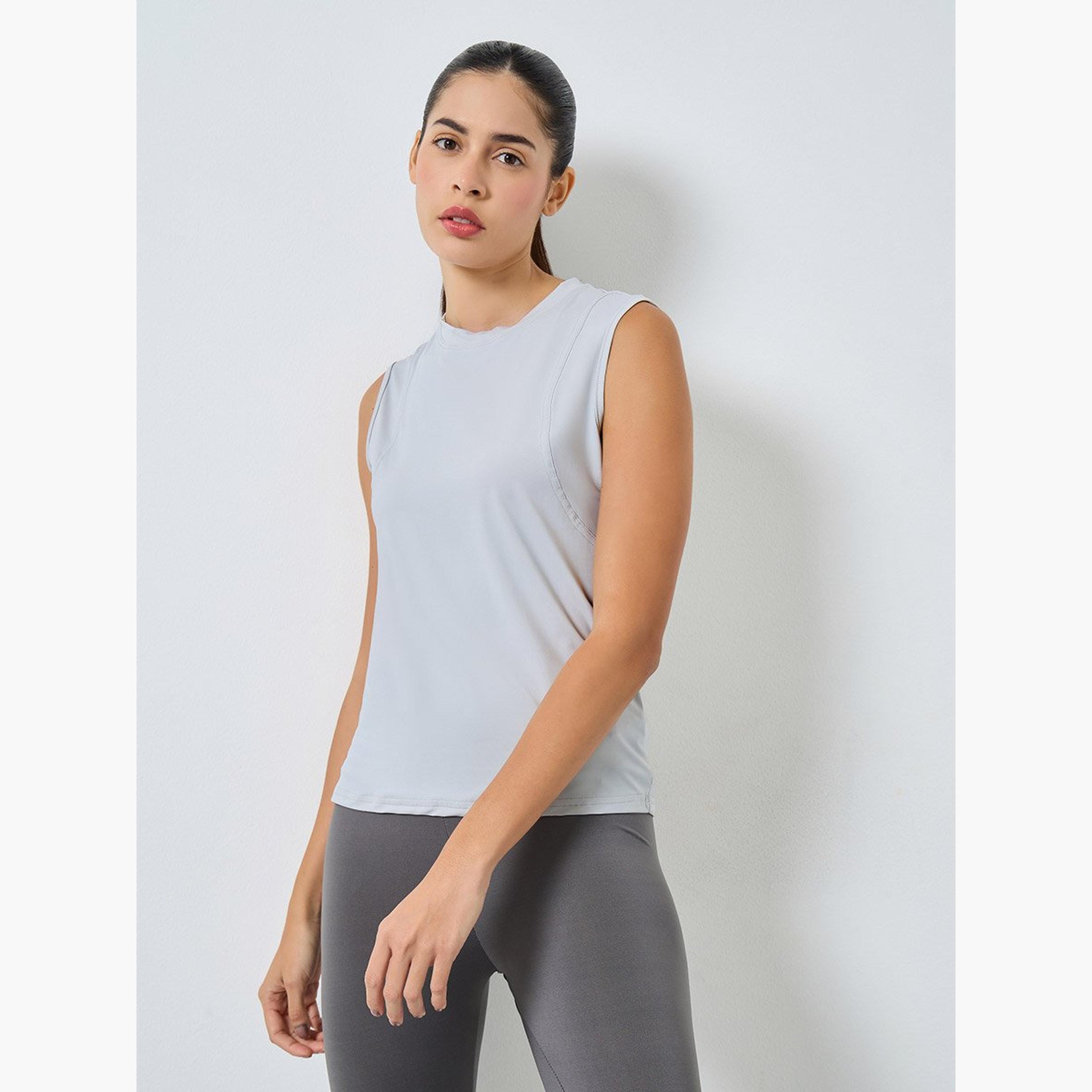 ستايلي - بلوزة بتفاصيل درزات مقسمة-men-clothing-sportswearandactivewear-tshirtsandpolos-image-1