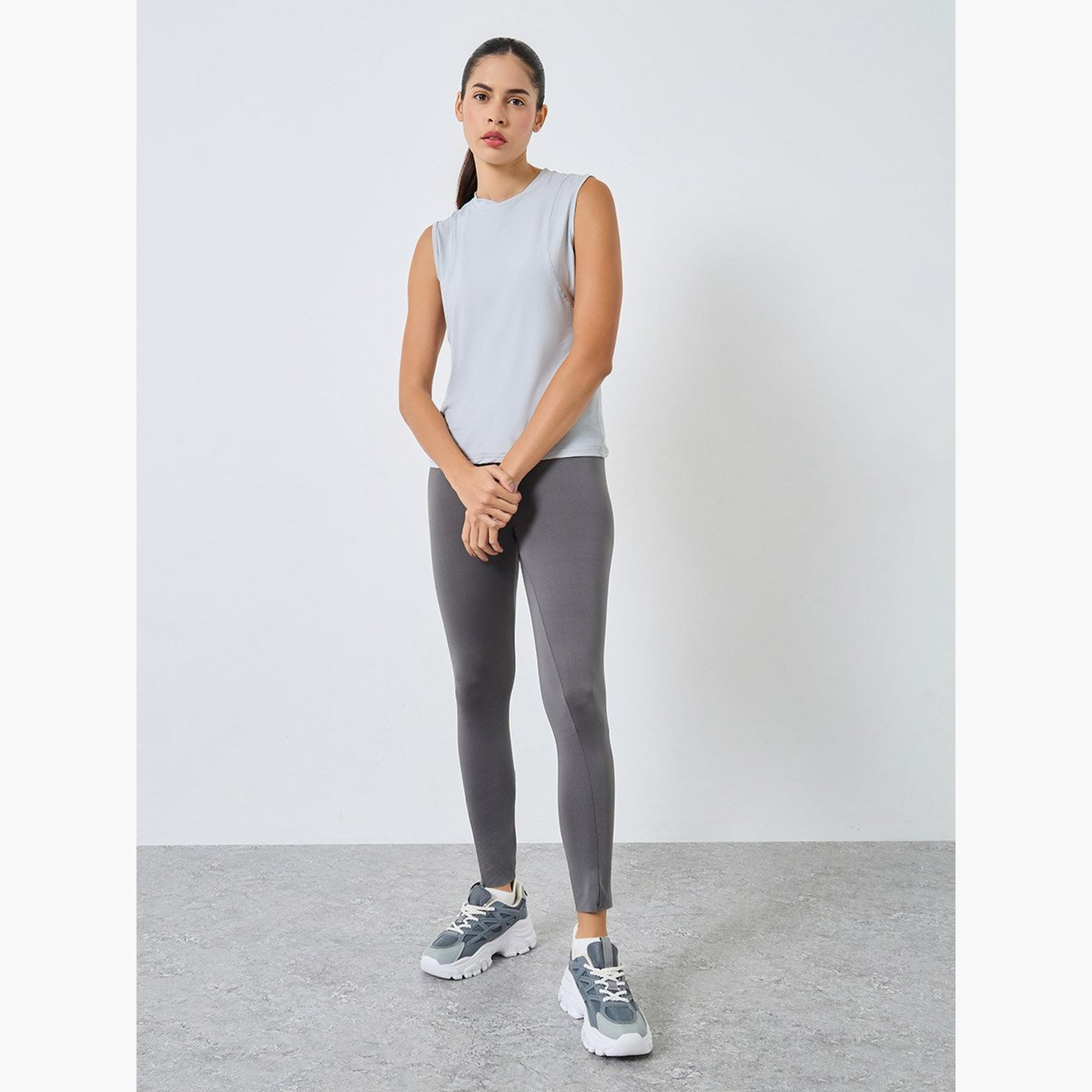 ستايلي - بلوزة بتفاصيل درزات مقسمة-men-clothing-sportswearandactivewear-tshirtsandpolos-image-2