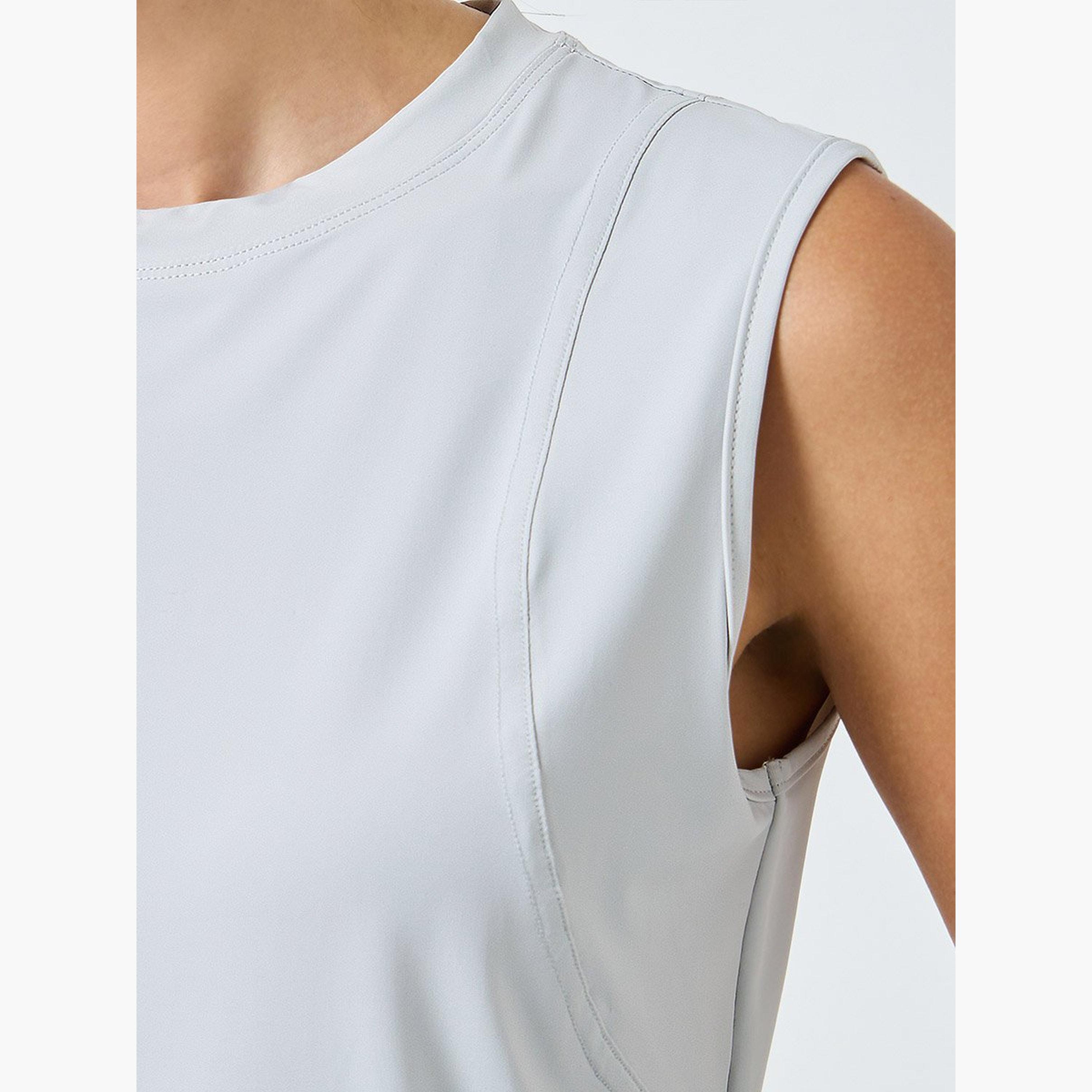ستايلي - بلوزة بتفاصيل درزات مقسمة-men-clothing-sportswearandactivewear-tshirtsandpolos-image-3