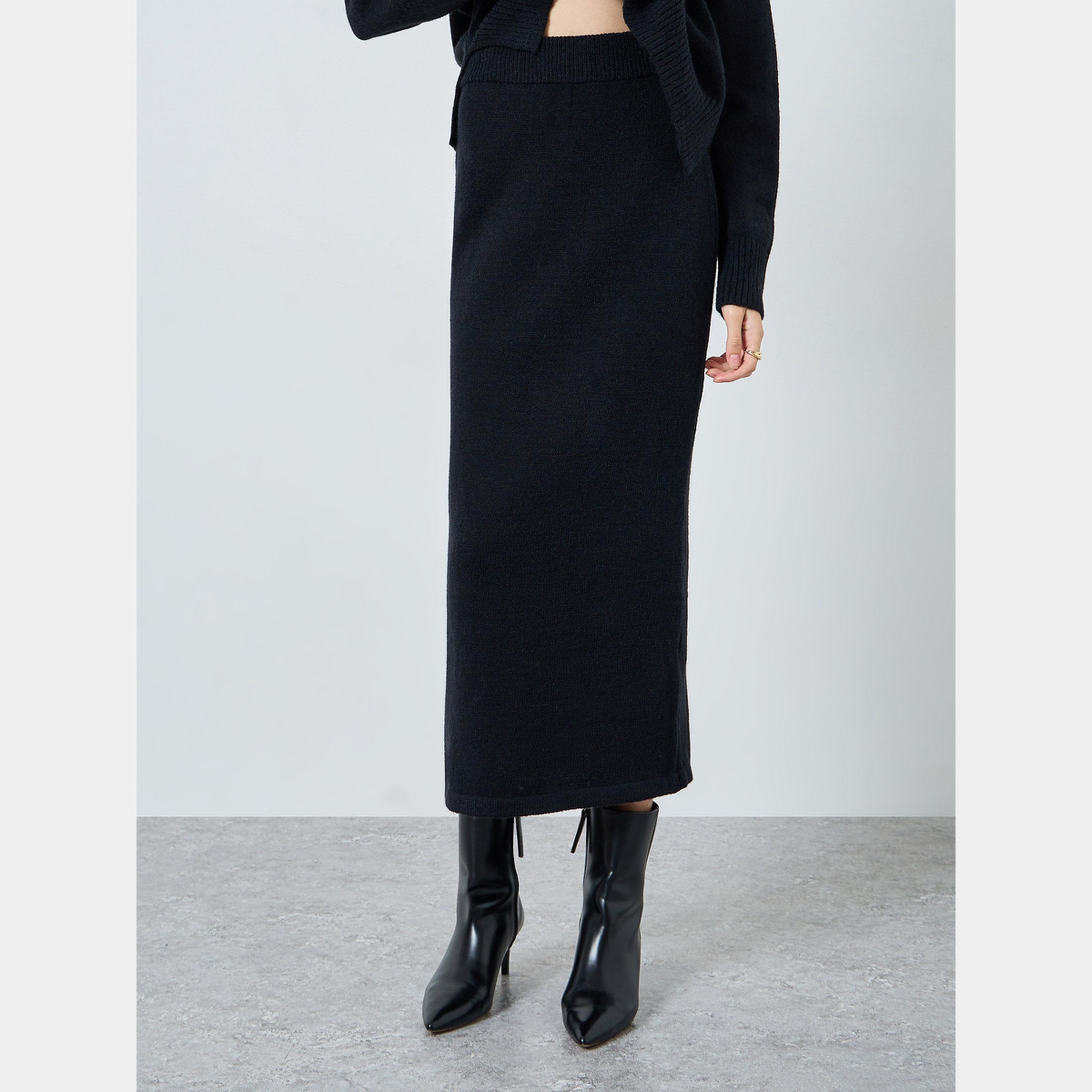 ستايلي - سترة سوداء محبوكة بياقة عالية وتنورة-women-clothing-coordsets-image-3
