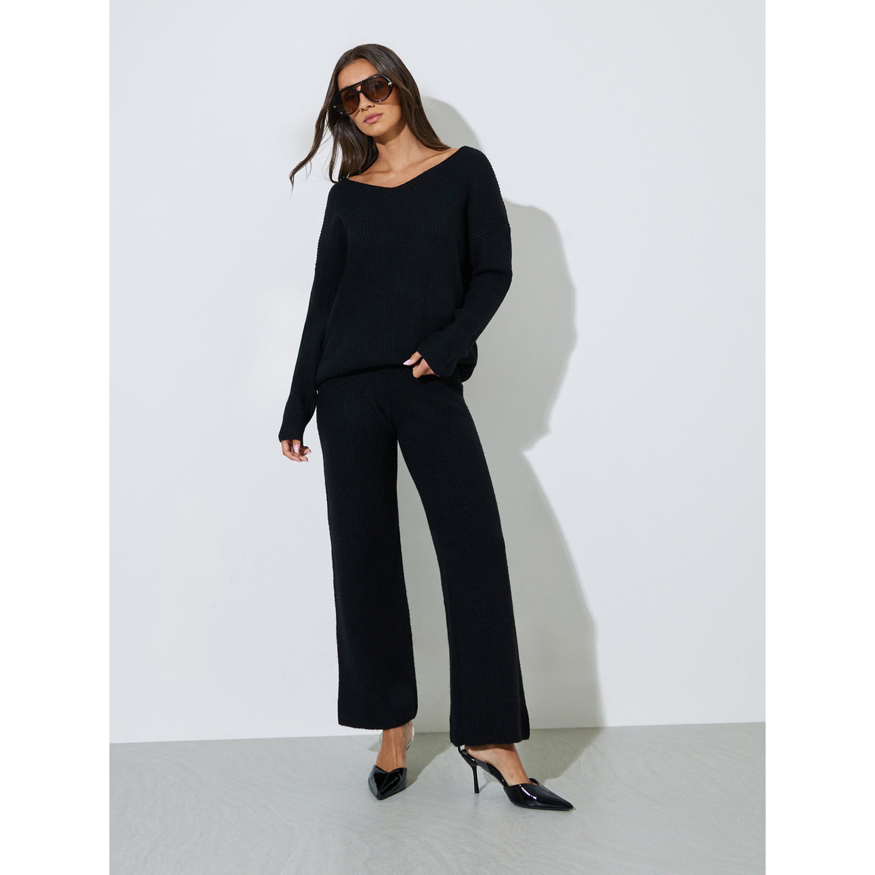 ستيلي طقم سويتر محبوك بقصة أوفر سايز وياقة V وبنطلون متناسق-women-clothing-coordsets-image-1
