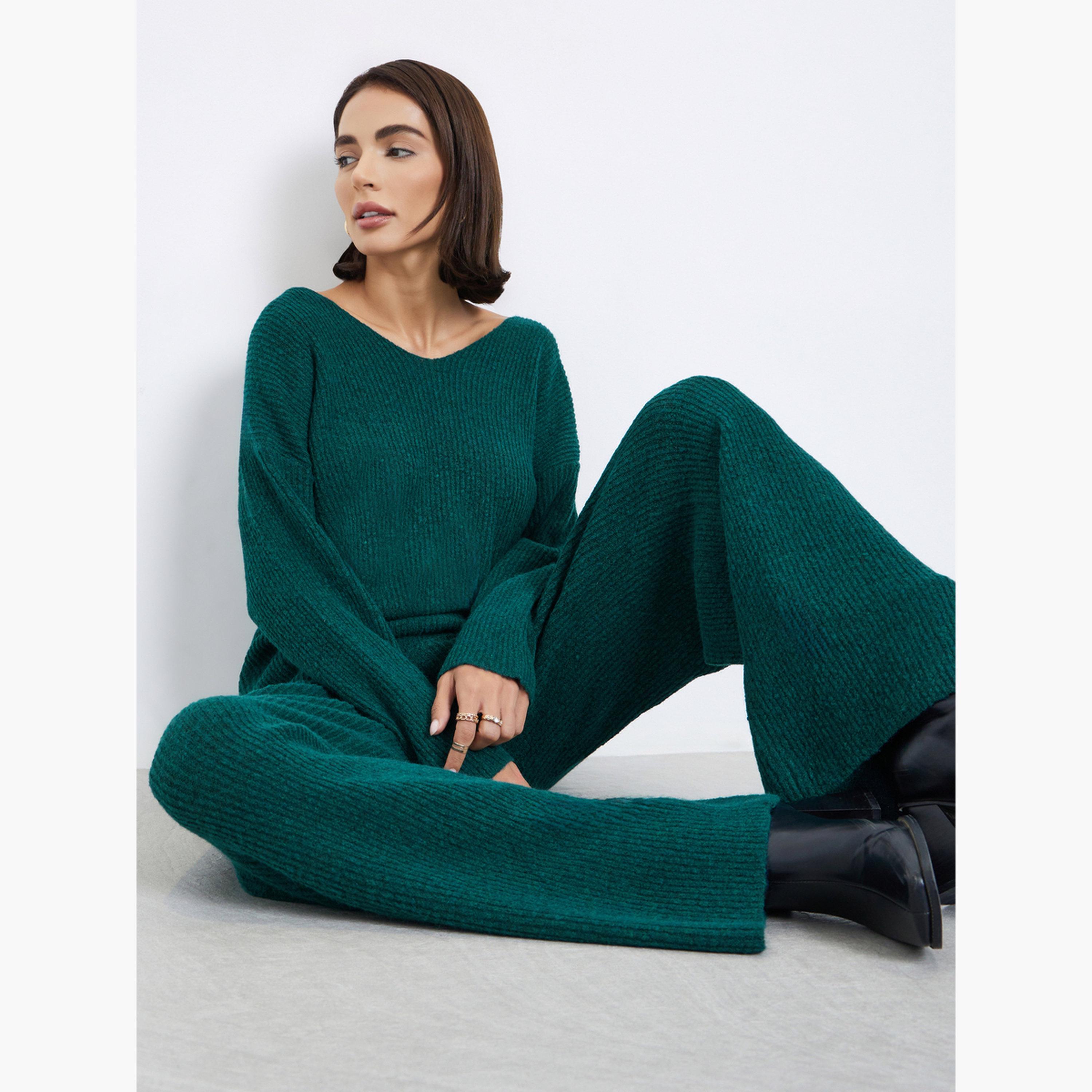 ستايلي - سترة محبوكة تصميم واسع بفتحة رقبة على شكل حرف V مع بنطال للنساء-women-clothing-coordsets-image-2