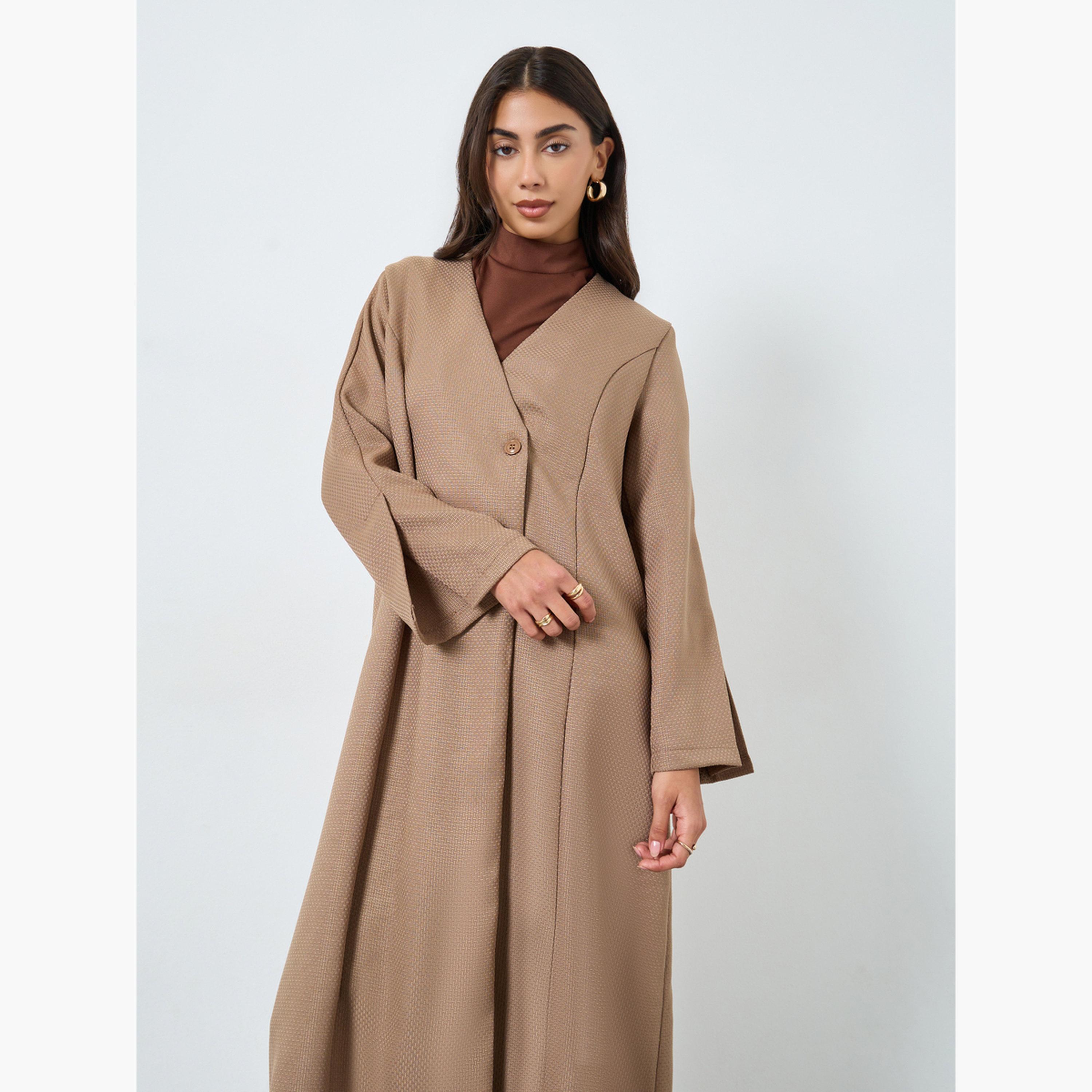 أميرة x ستايلي عباية بمظهر تويد مع زر واحد-women-arabicclothing-abayas-image-3