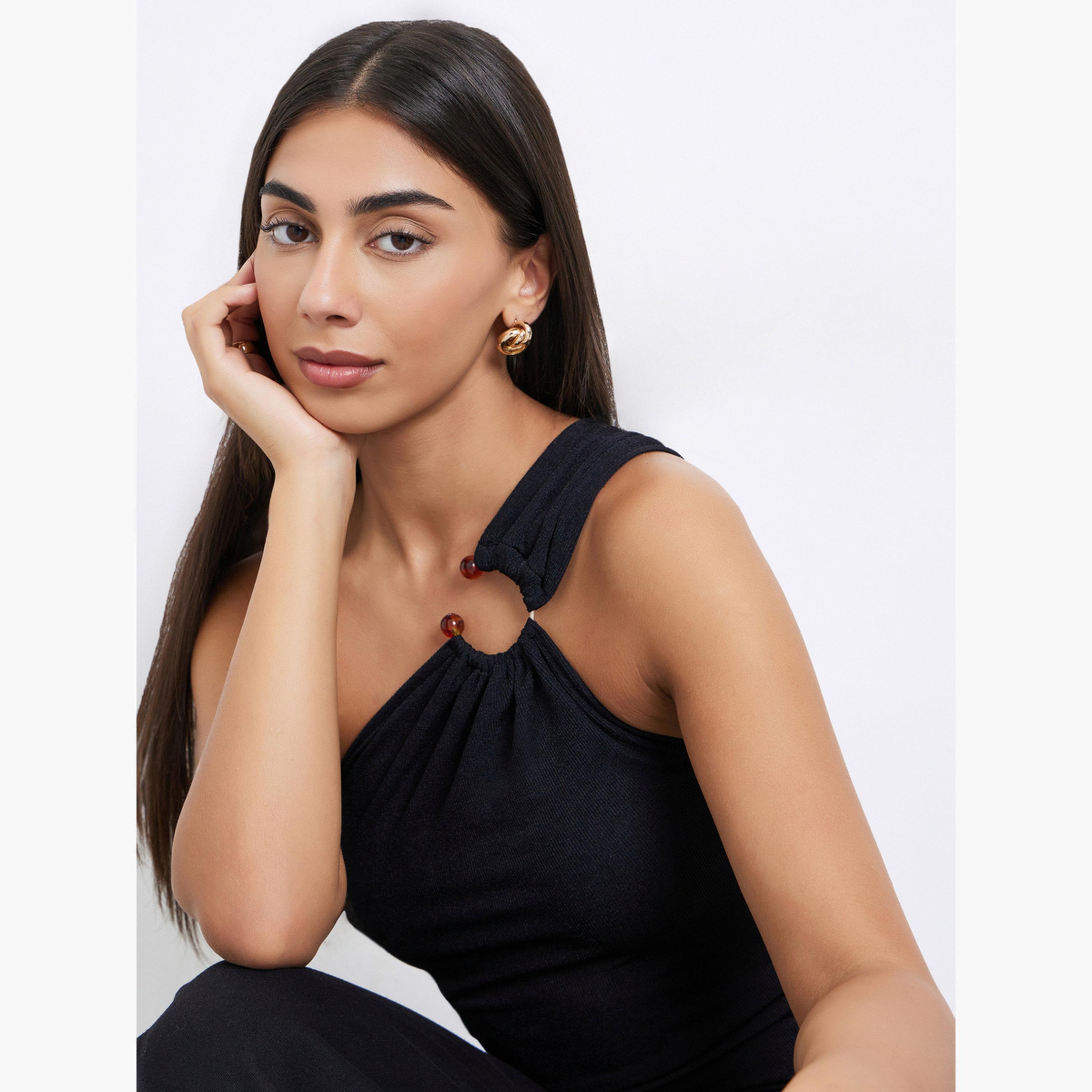 ستايلي - بلوزة سوداء محبوكة بكتف واحد مع تفاصيل حلقة-women-clothing-shirtsandblouses-shirts-image-3