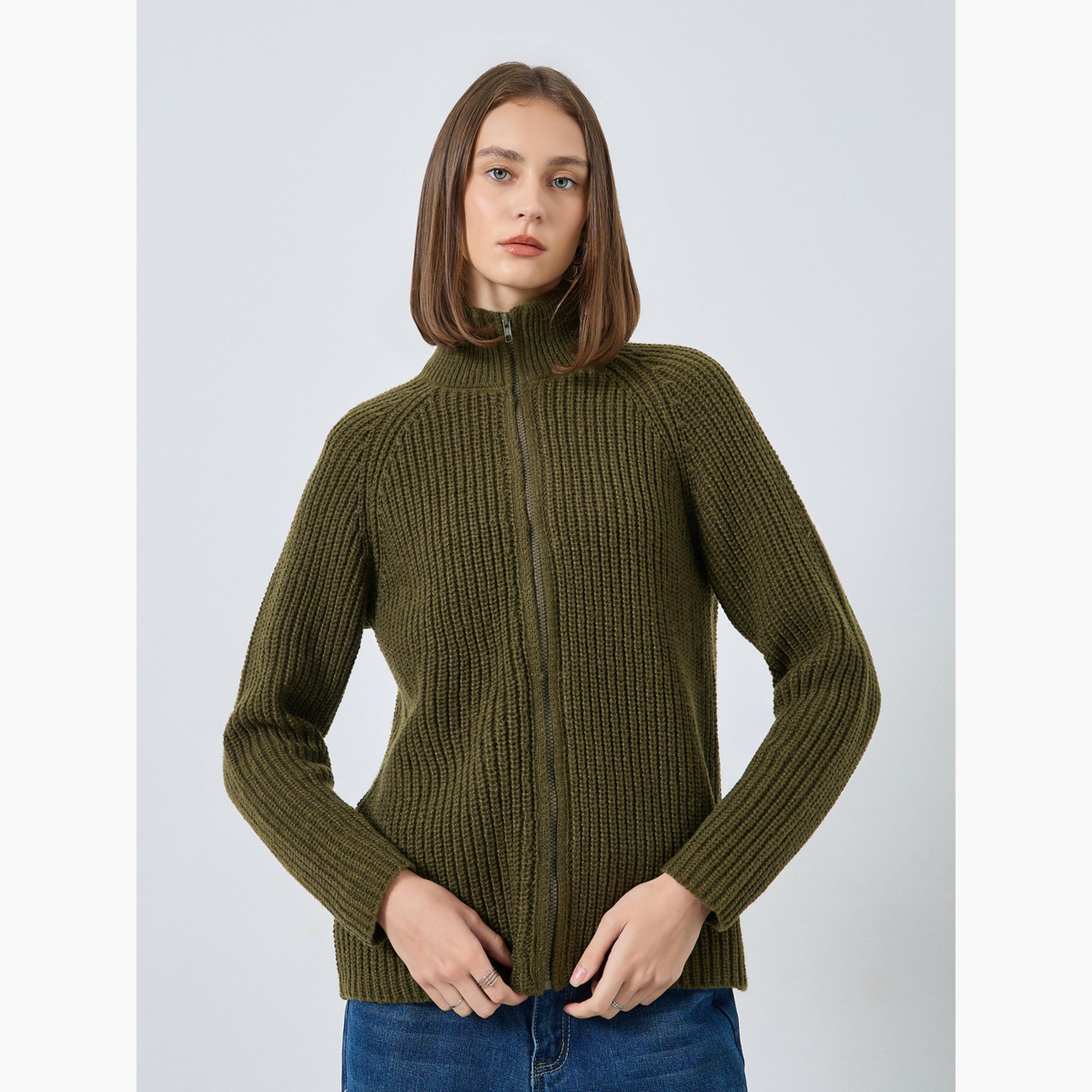 ستايلي - سترة زيتونية بقصّة عادية وسحّاب للنساء -women-winterwear-cardigansandjumpers-jumpers-image-1