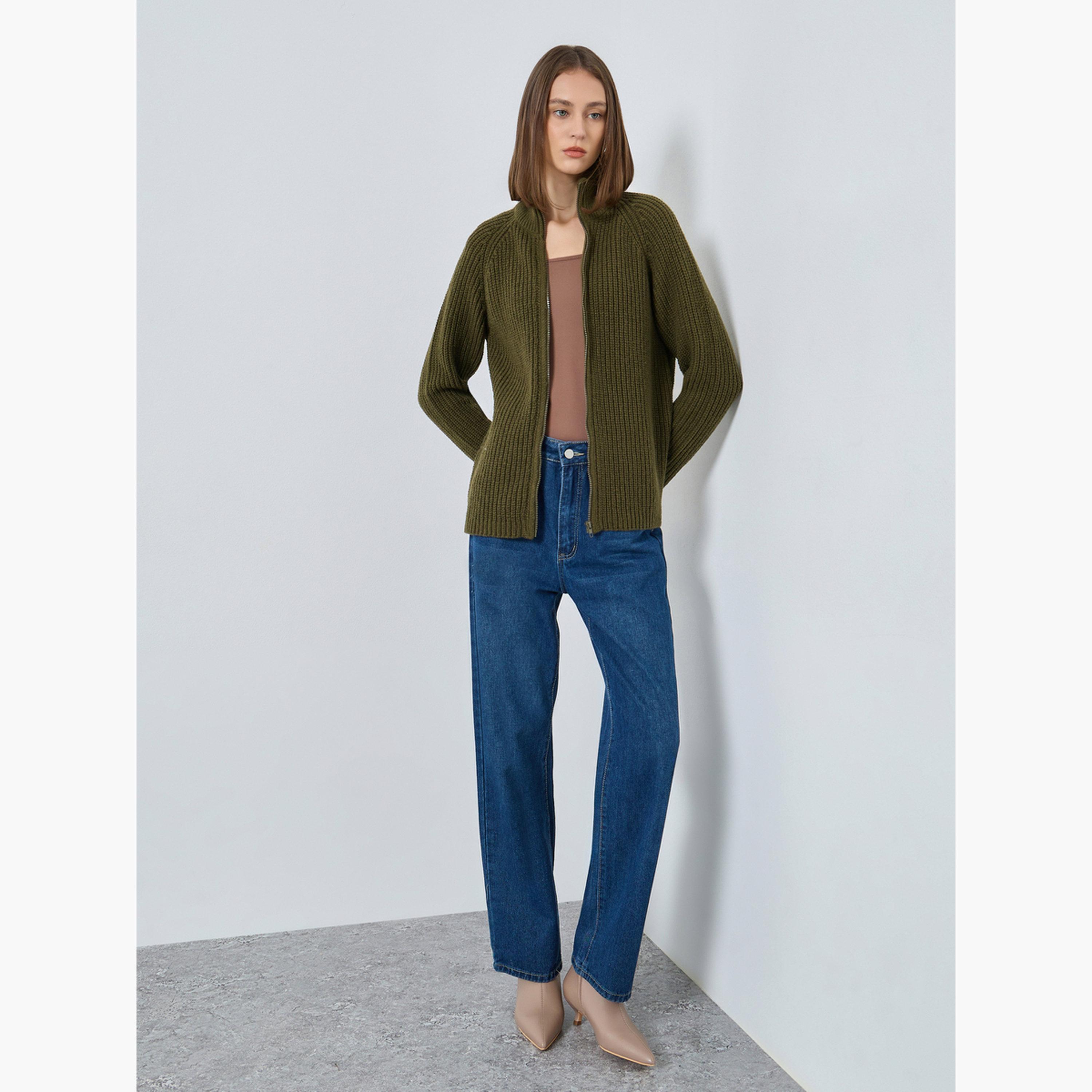 ستايلي - سترة زيتونية بقصّة عادية وسحّاب للنساء -women-winterwear-cardigansandjumpers-jumpers-image-2
