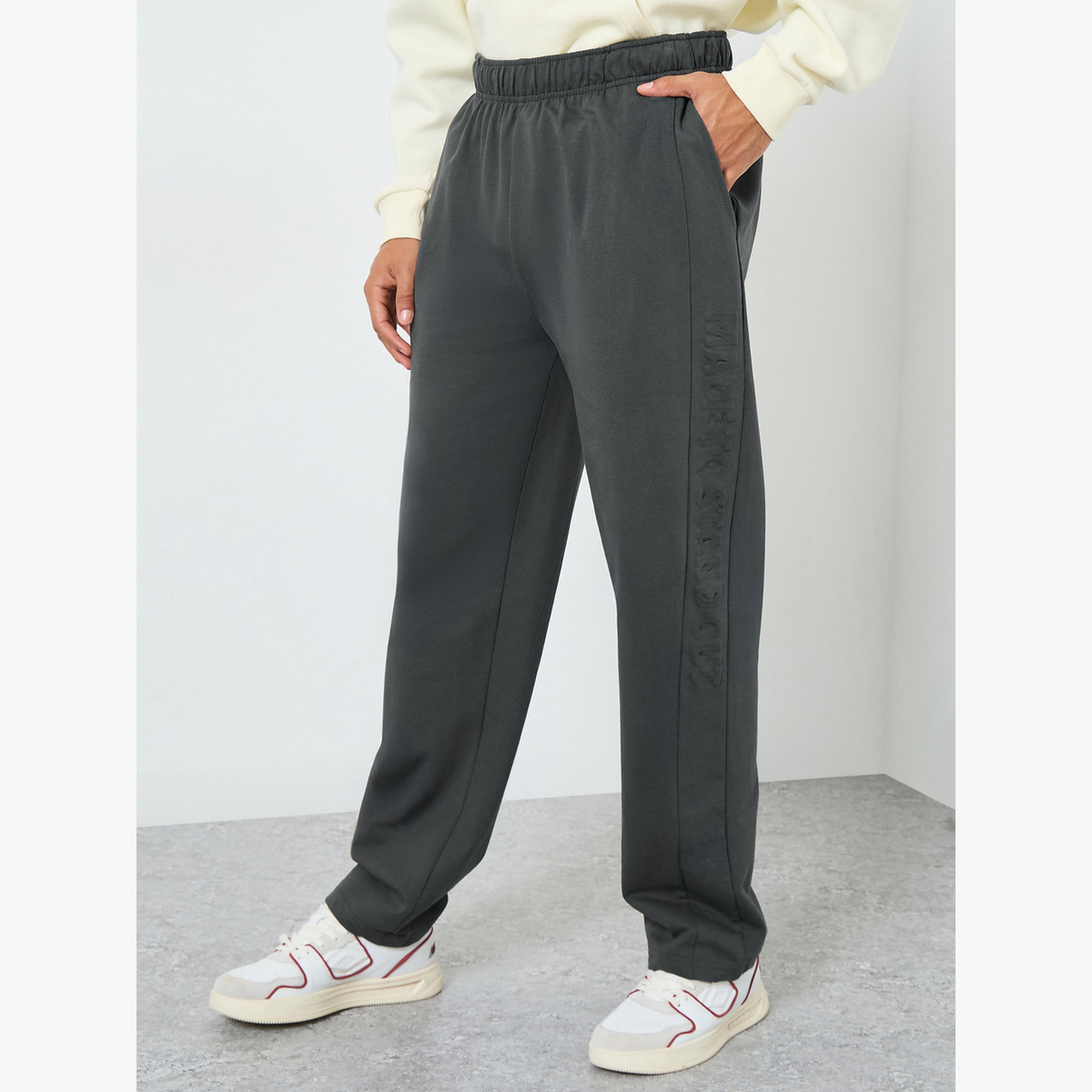 جوغر سادة بقصة مريحة-men-clothing-bottoms-joggers-image-1