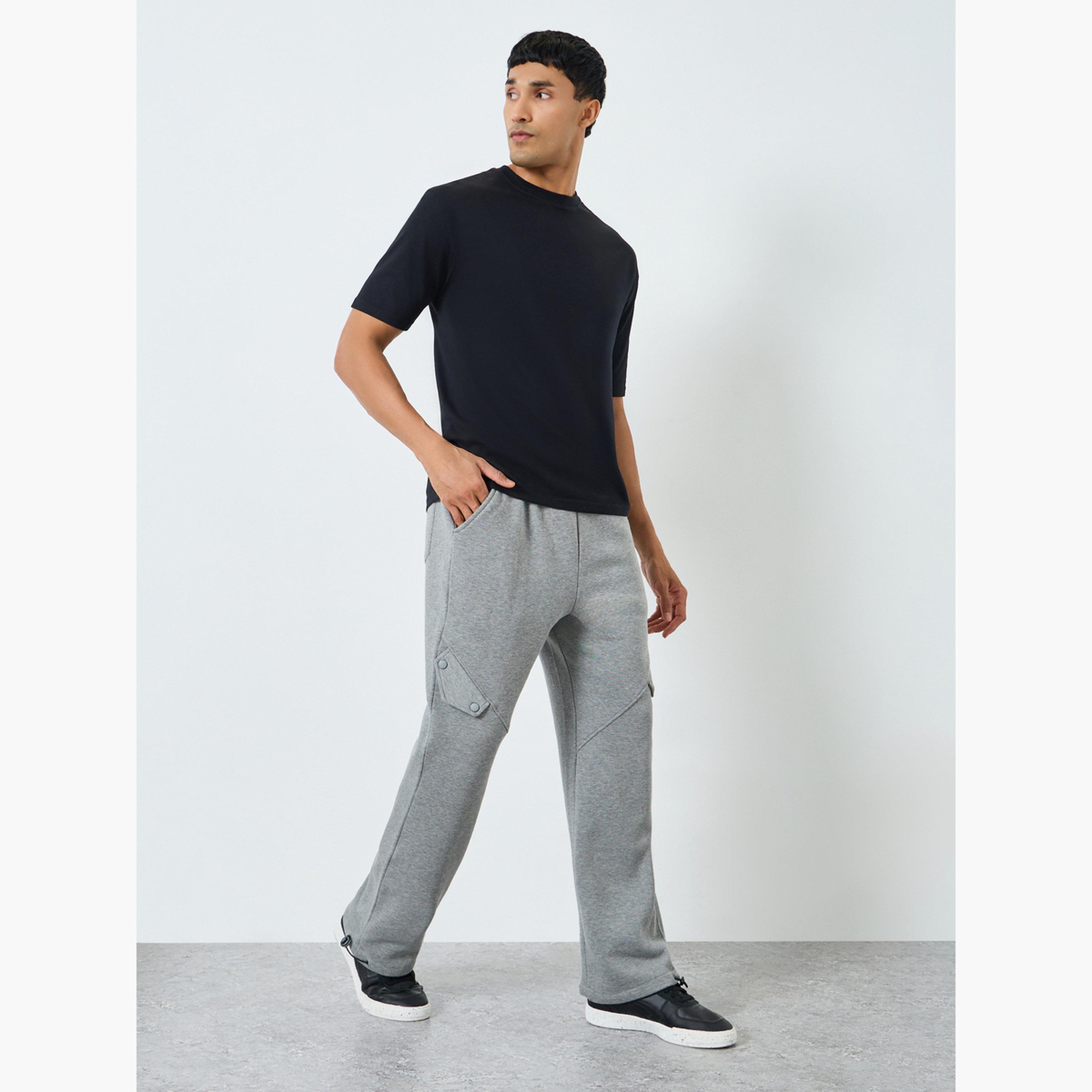 جوغر فليس بمقاس كبير وتفاصيل ألواح-men-clothing-bottoms-joggers-image-2