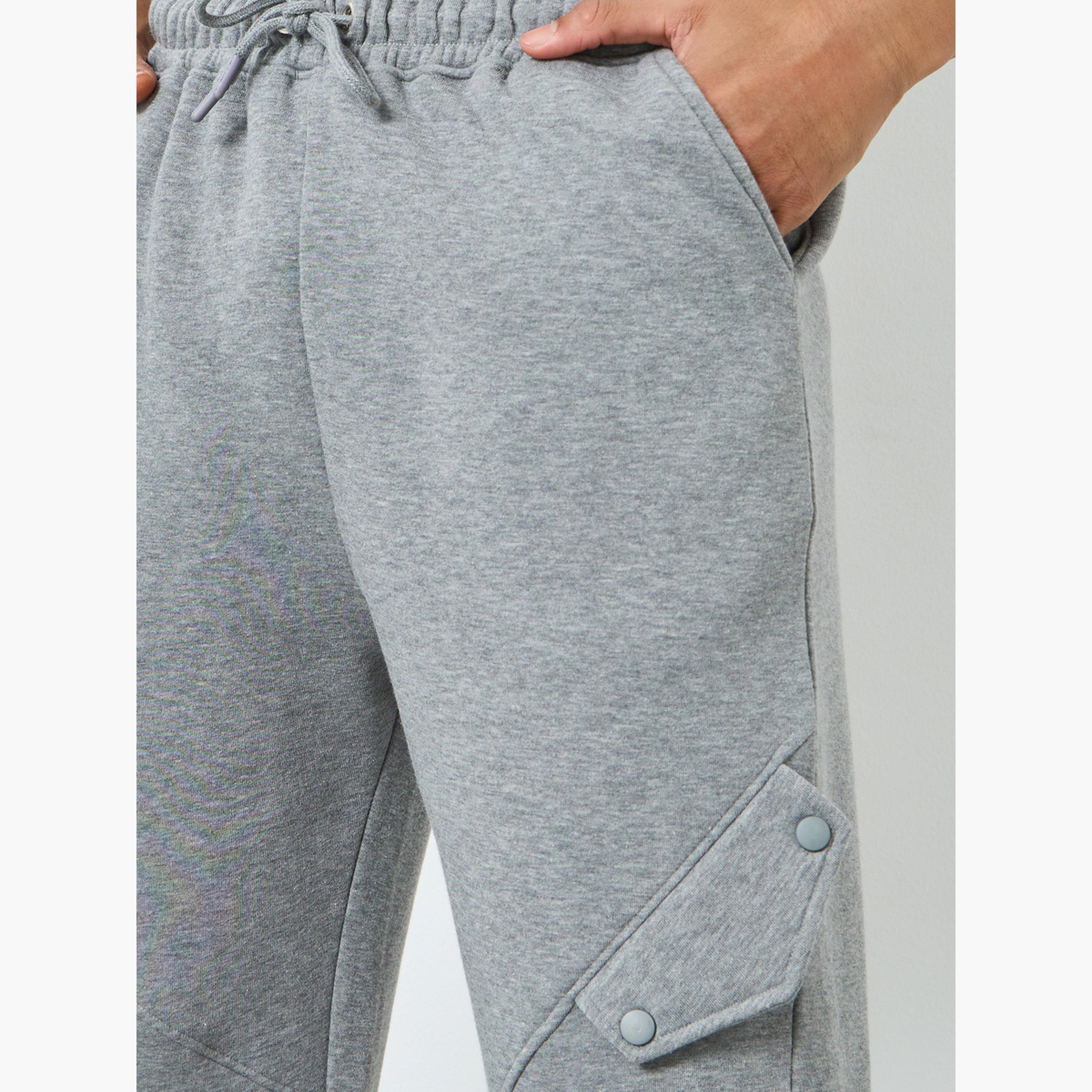 جوغر فليس بمقاس كبير وتفاصيل ألواح-men-clothing-bottoms-joggers-image-3