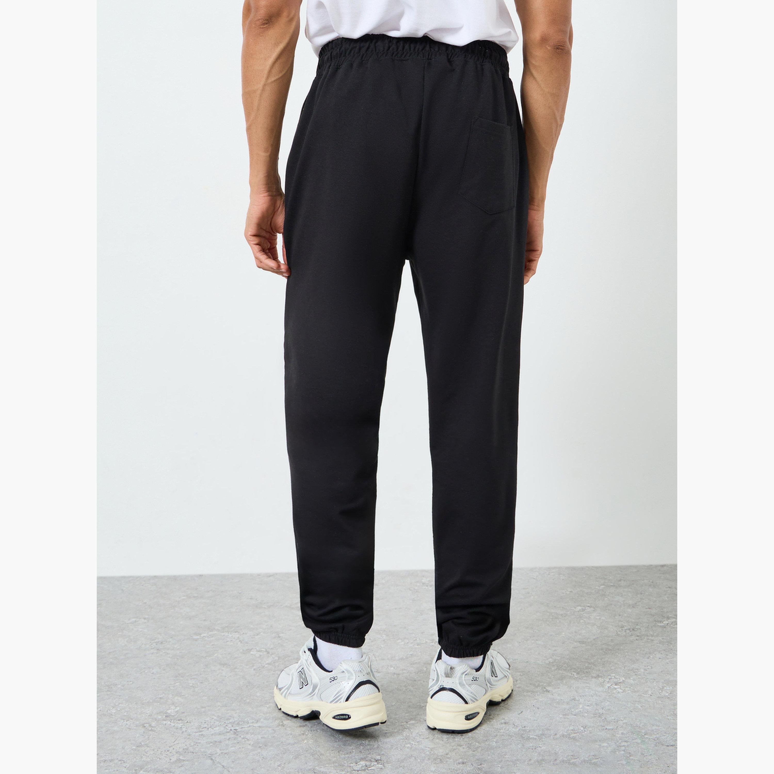 طقم قميص بأزرار وبنطلون-men-clothing-bottoms-joggers-image-4