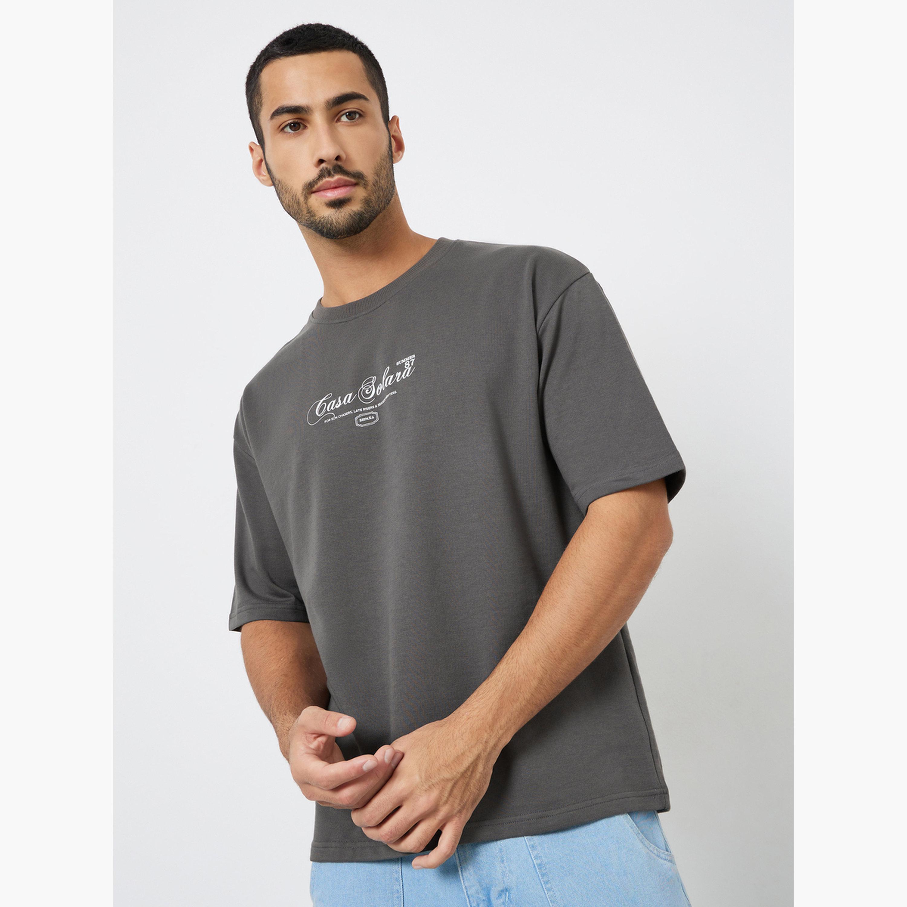 تيشيرت بطبعة جرافيك وقصة واسعة للرجال-men-clothing-tshirtsandpolos-tshirts-image-1