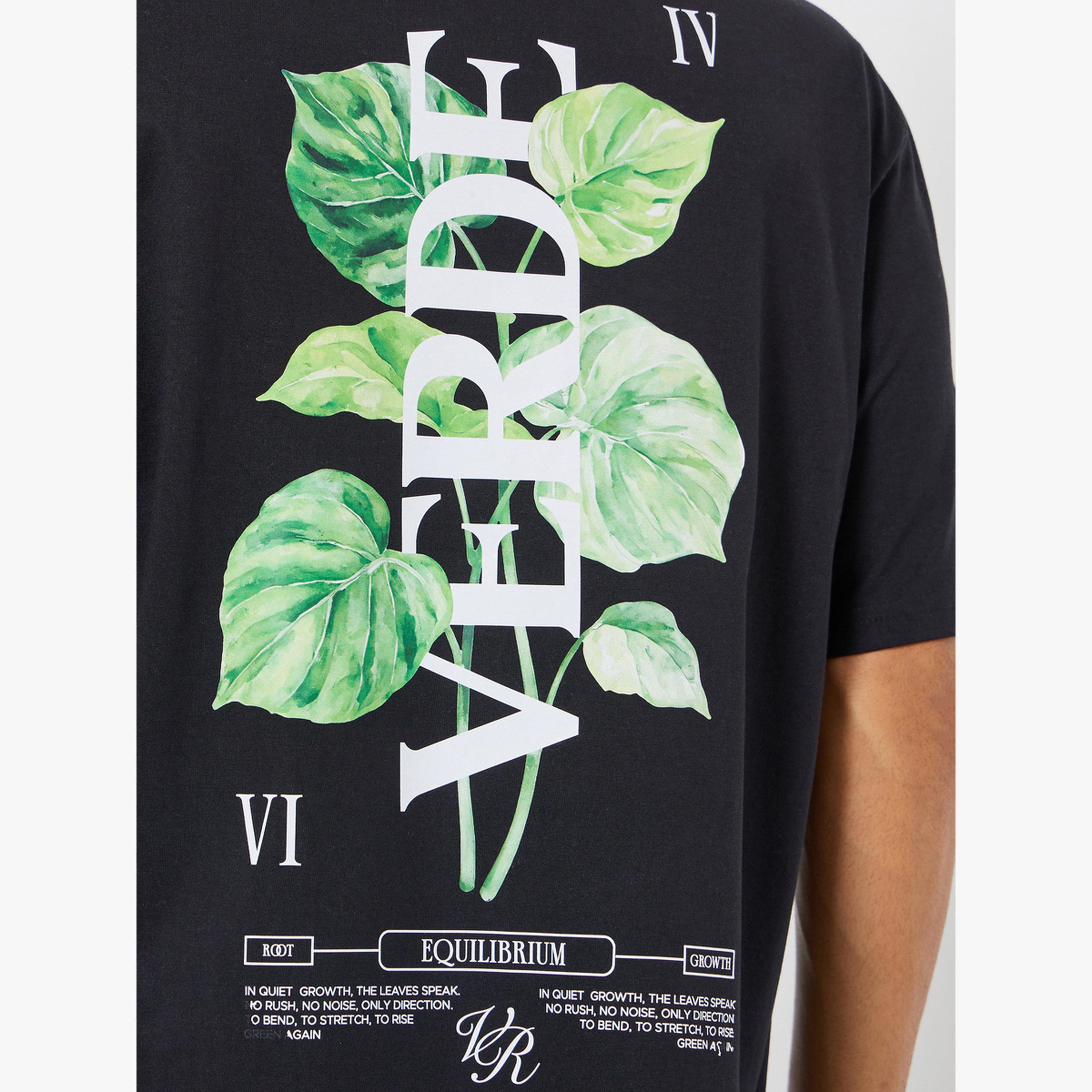 تيشيرت واسع بطبعة جرافيك وأكمام قصيرة-men-clothing-tshirtsandpolos-tshirts-image-4