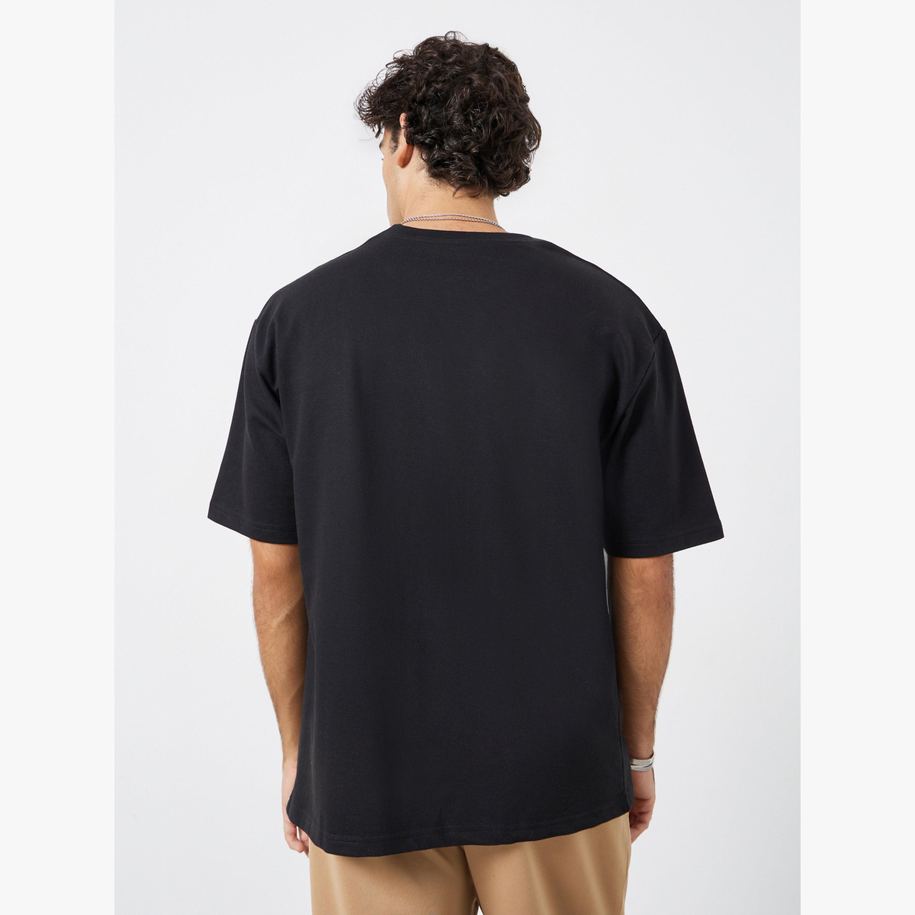 تيشيرت تيري واسع بتفاصيل مُطرّزة-men-clothing-tshirtsandpolos-tshirts-image-4