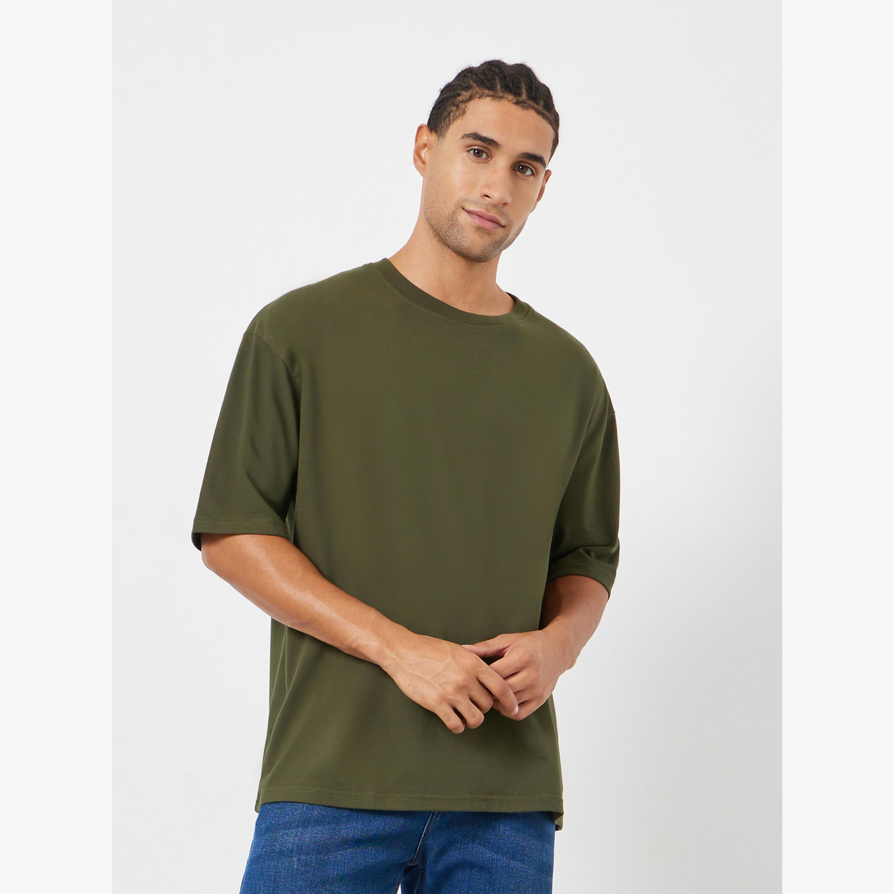 تيشيرت بقصة واسعة وطبعة جرافيك-men-clothing-tshirtsandpolos-tshirts-image-1
