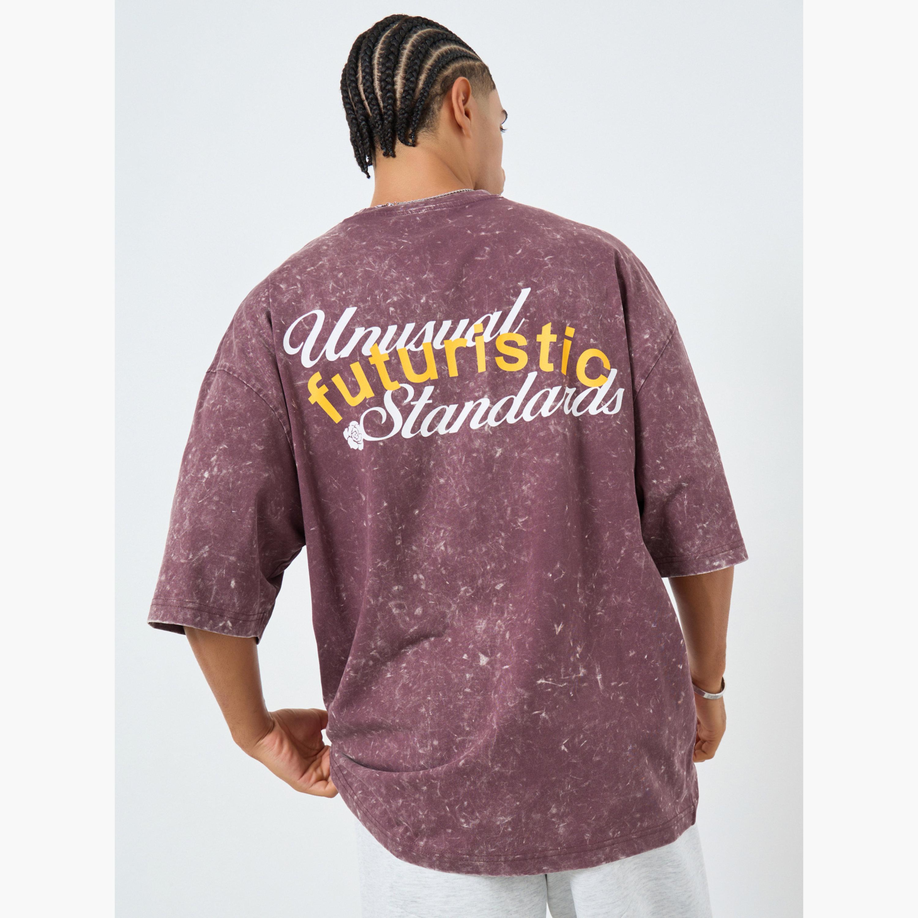 تيشيرت بقصة مربعة وغسيل حمضي مع طبعة خلفية للرجال-men-clothing-tshirtsandpolos-tshirts-image-3