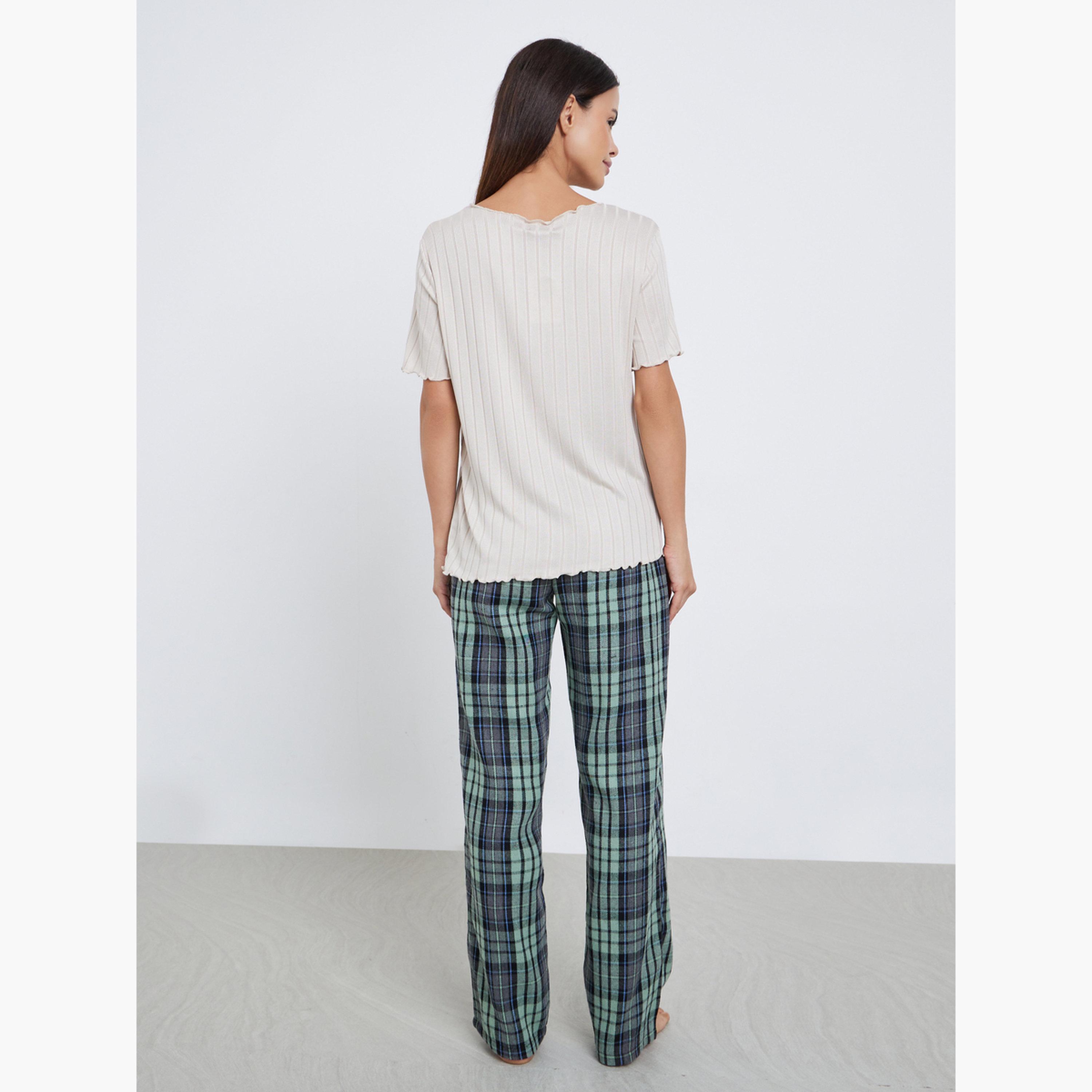 ستايلي - بيجاما تي شيرت منقوش وبنطال نقشة مربعات-women-clothing-nightwear-pyjamas-shortsets-image-4