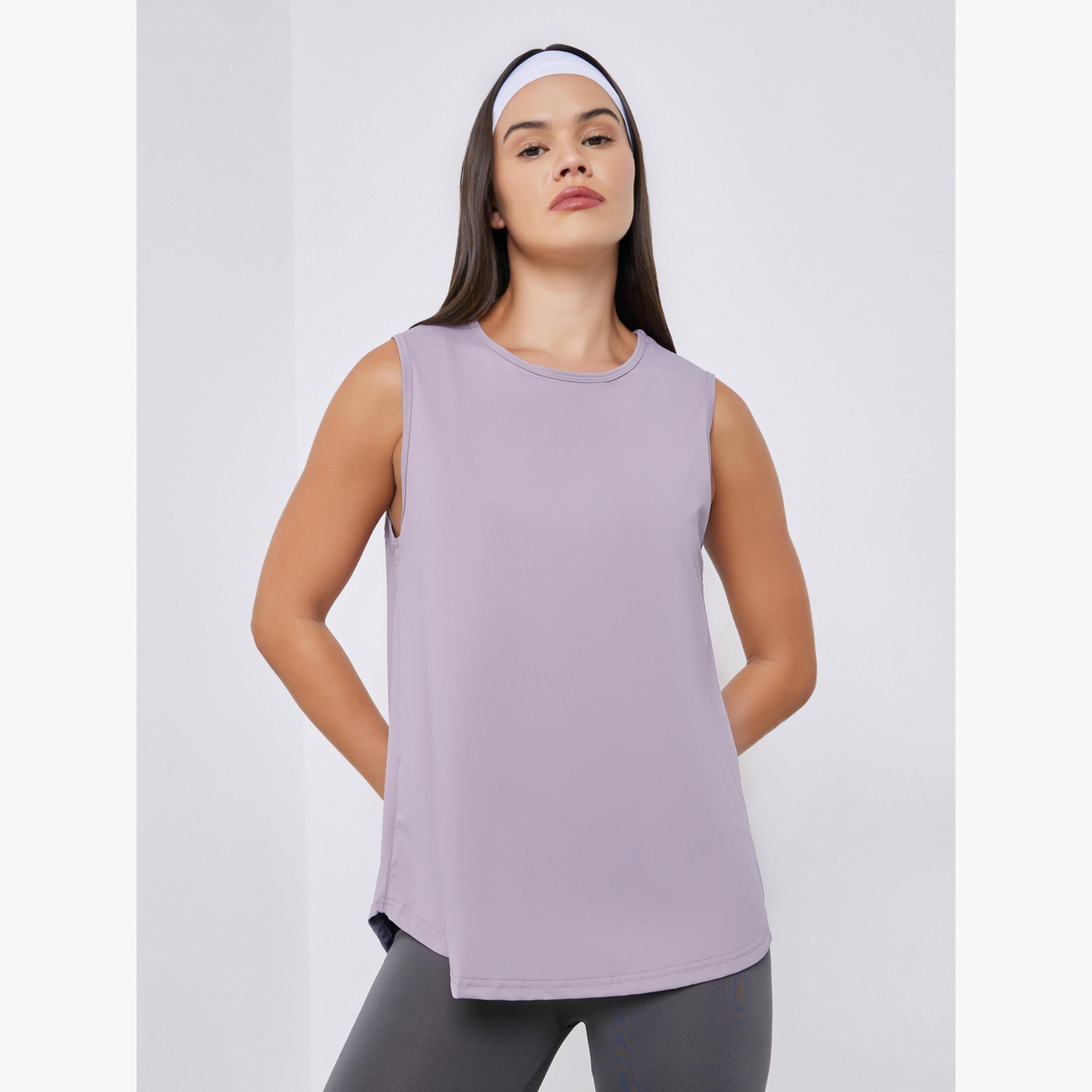 ستايلي - قميص بلا أكمام فضفاض بظهر مشبك أنيق-men-clothing-sportswearandactivewear-tshirtsandpolos-image-1