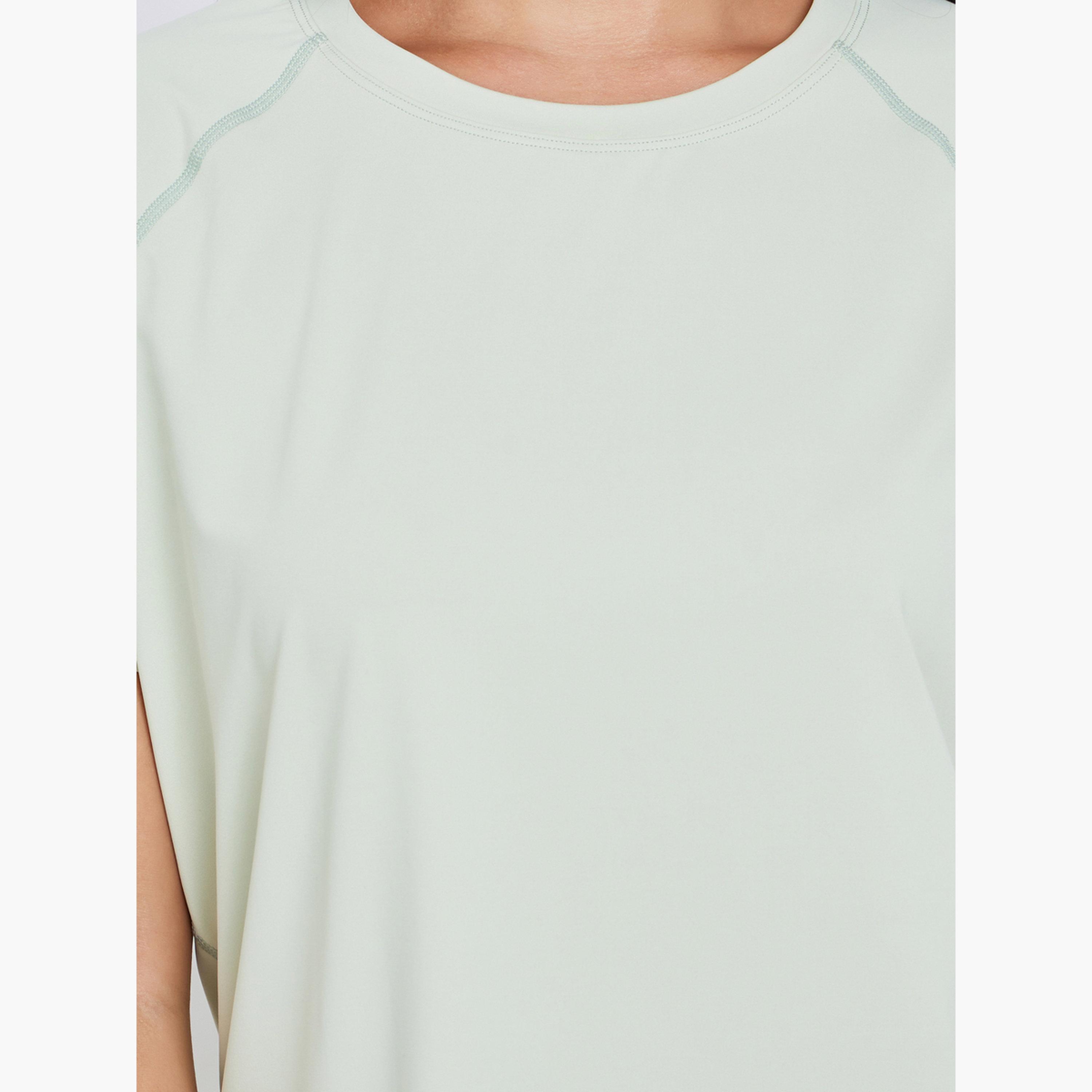Styli Back V Shaped Mesh Insert Boxy Fit Top-men-clothing-sportswearandactivewear-tshirtsandpolos-image-4