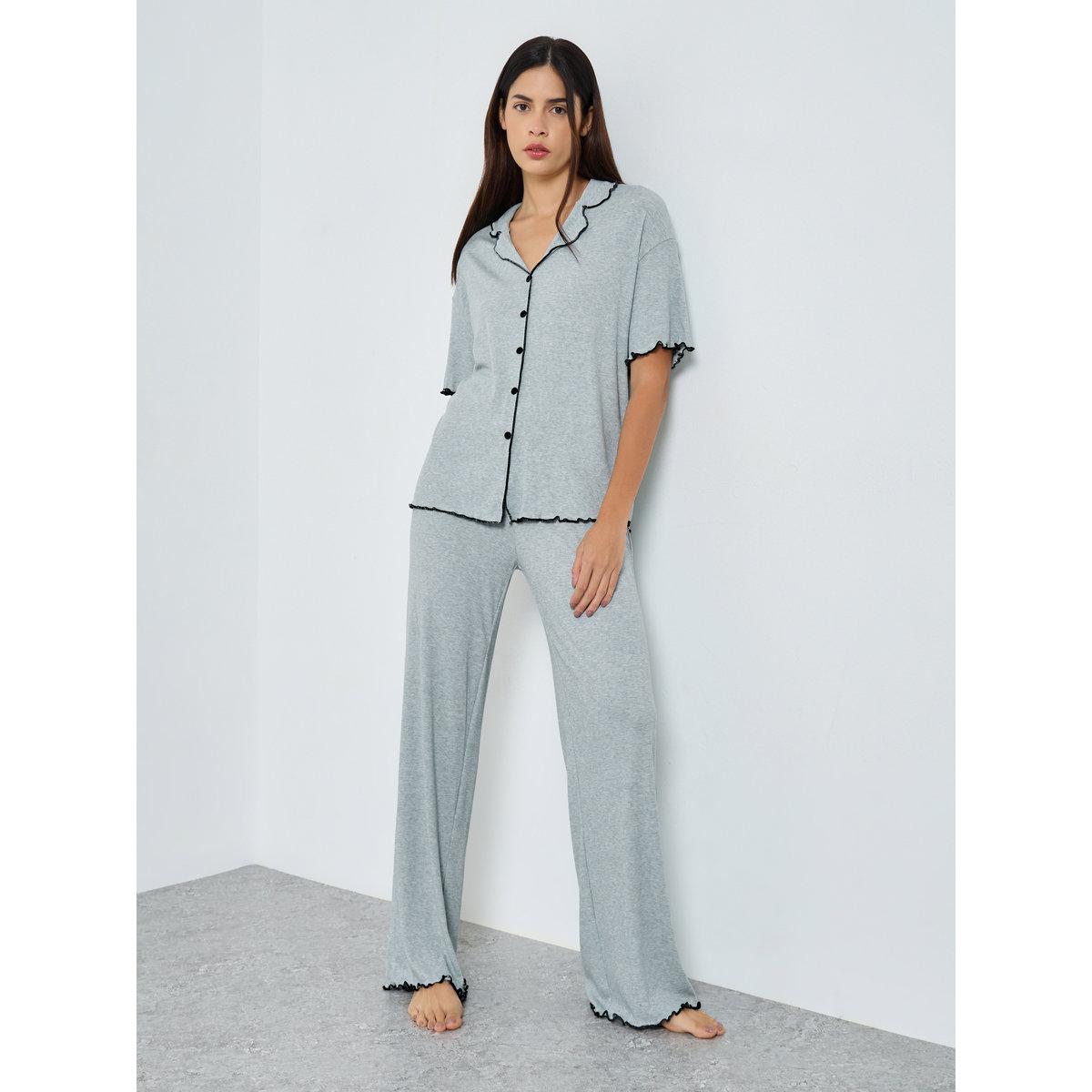 طقم بلوزة مضلعة بحافة متموجة مع بنطال-women-clothing-nightwear-pyjamas-longsets-image-1