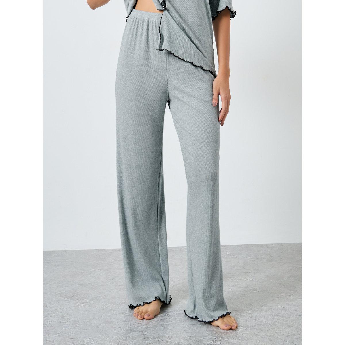 طقم بلوزة مضلعة بحافة متموجة مع بنطال-women-clothing-nightwear-pyjamas-longsets-image-4