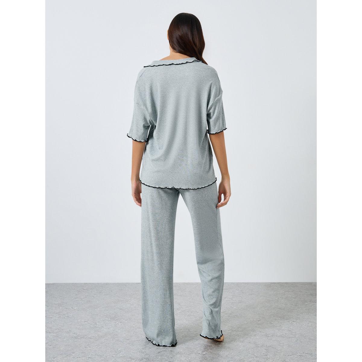 طقم بلوزة مضلعة بحافة متموجة مع بنطال-women-clothing-nightwear-pyjamas-longsets-image-5