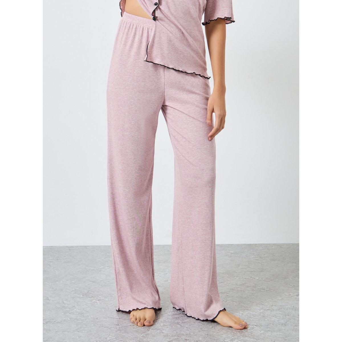 طقم بلوزة مضلعة بحافة متموجة مع بنطال-women-clothing-nightwear-pyjamas-longsets-image-4