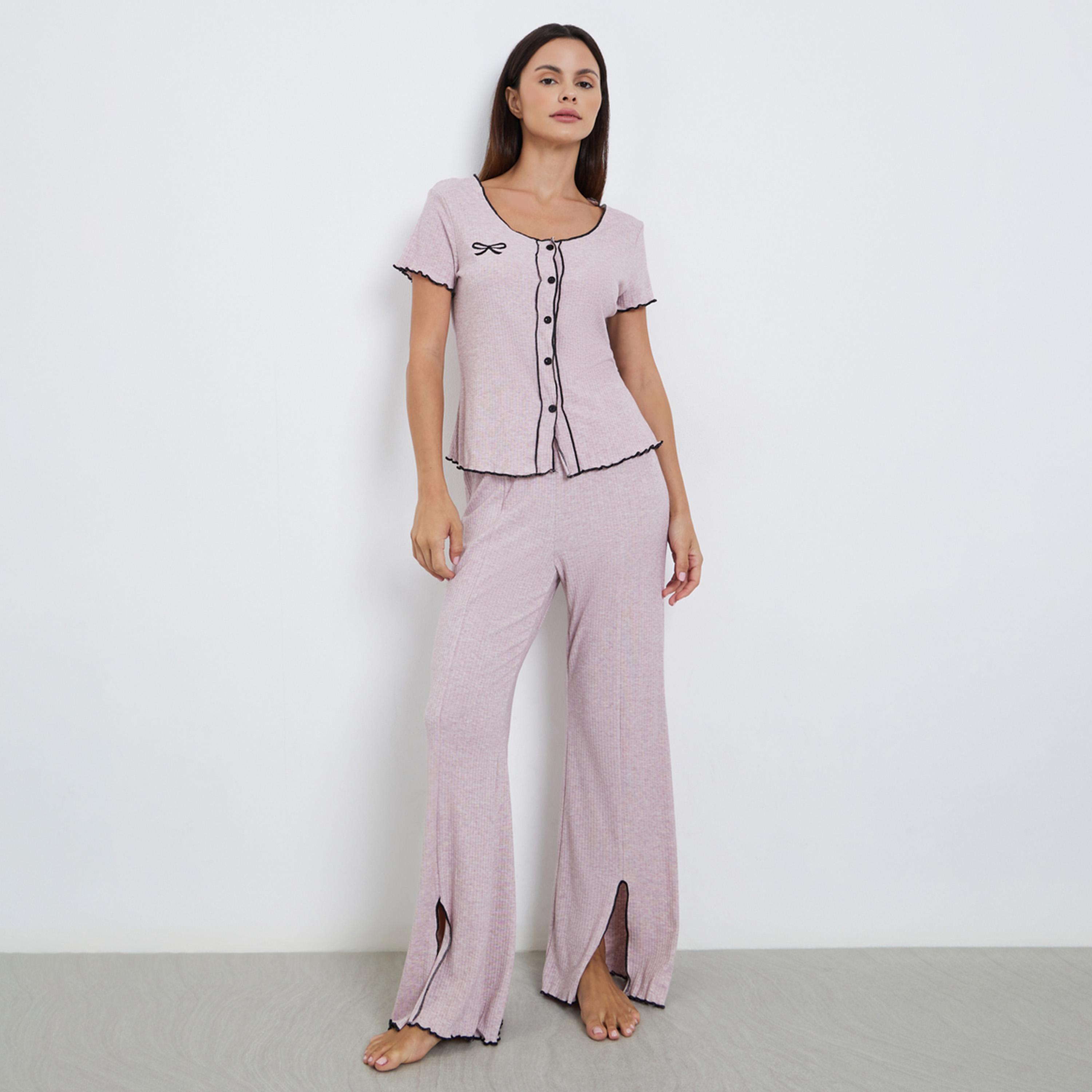 ستايلي - بيجاما مكون من قميص مطرز بفيونكة وخياطة متباينة وفتحة جانبية-women-clothing-nightwear-pyjamas-longsets-image-1