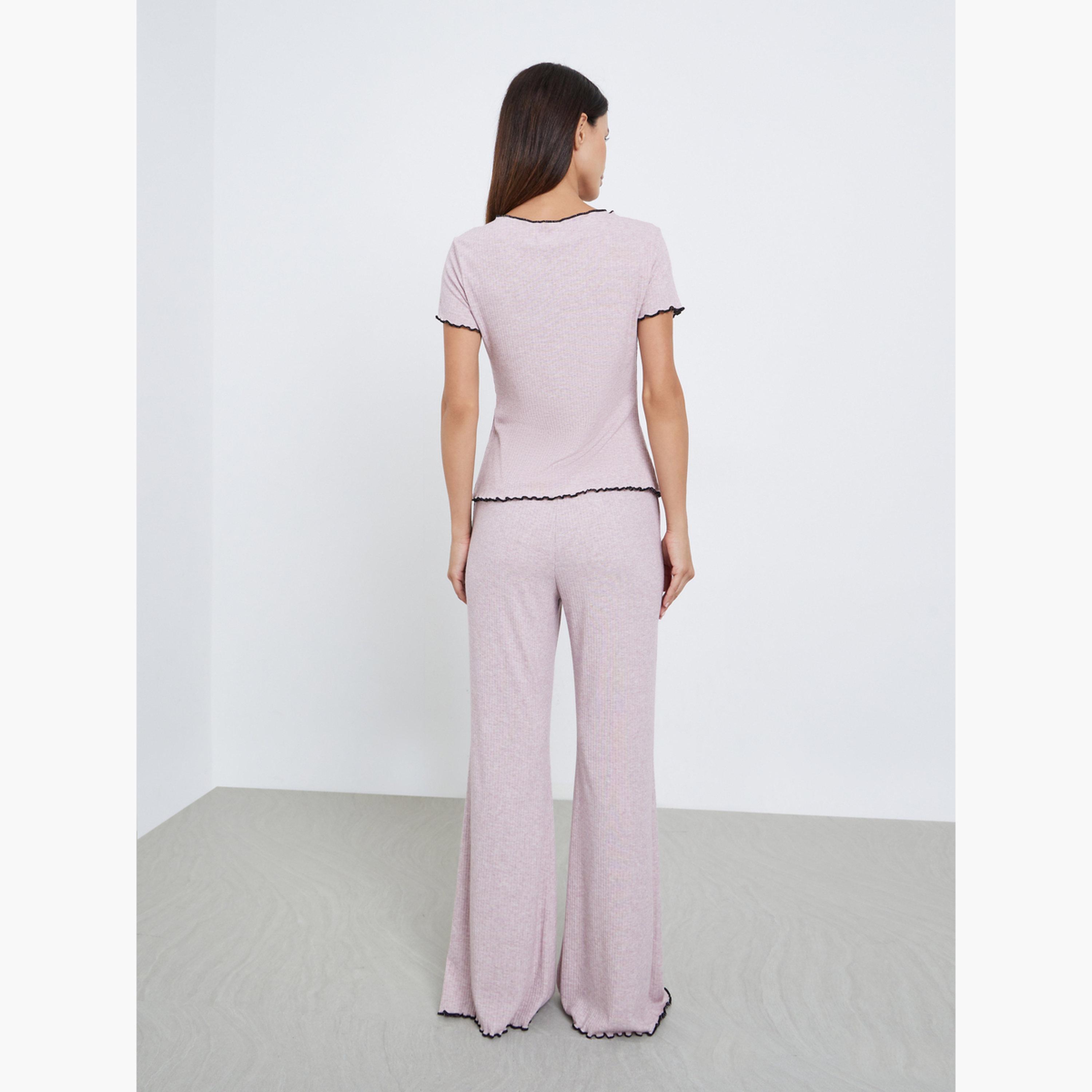 ستايلي - بيجاما مكون من قميص مطرز بفيونكة وخياطة متباينة وفتحة جانبية-women-clothing-nightwear-pyjamas-longsets-image-4