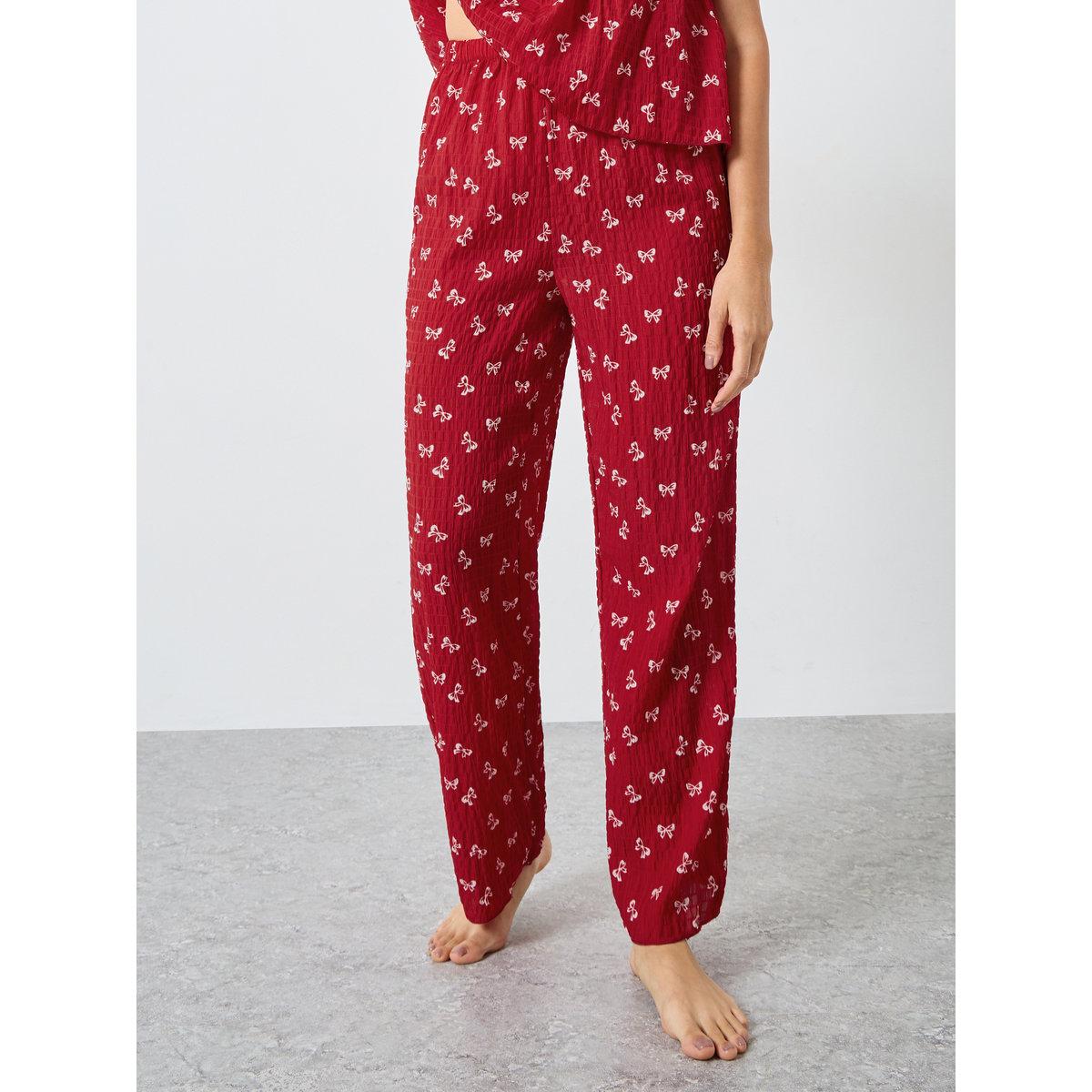 طقم من بنطال بيجاما وبلوزة بتفاصيل شراشيب-women-clothing-nightwear-pyjamas-longsets-image-4