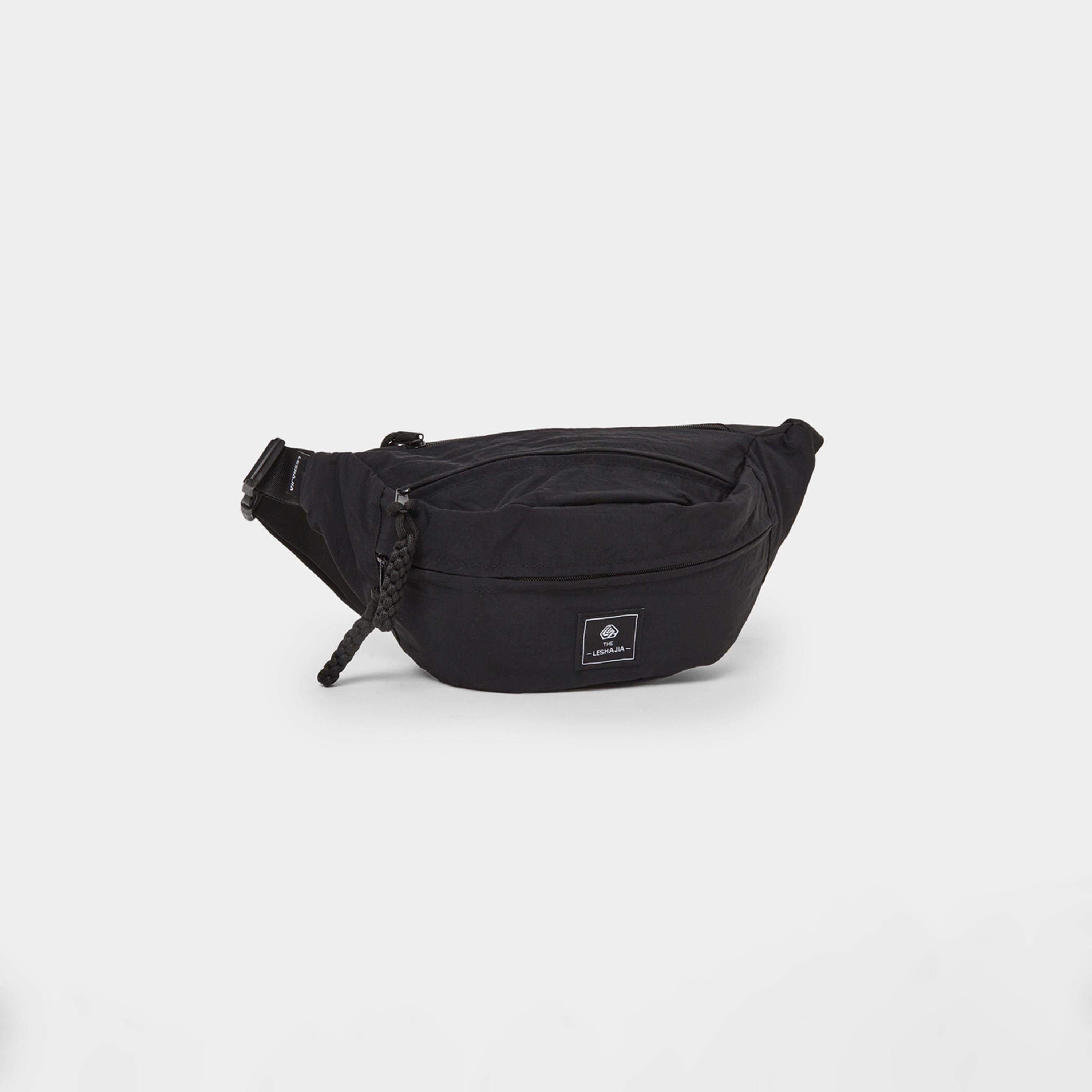 ستايلي - شنطة كروس سوداء للرجال مع جيب بسحاب-men-bags-image-1