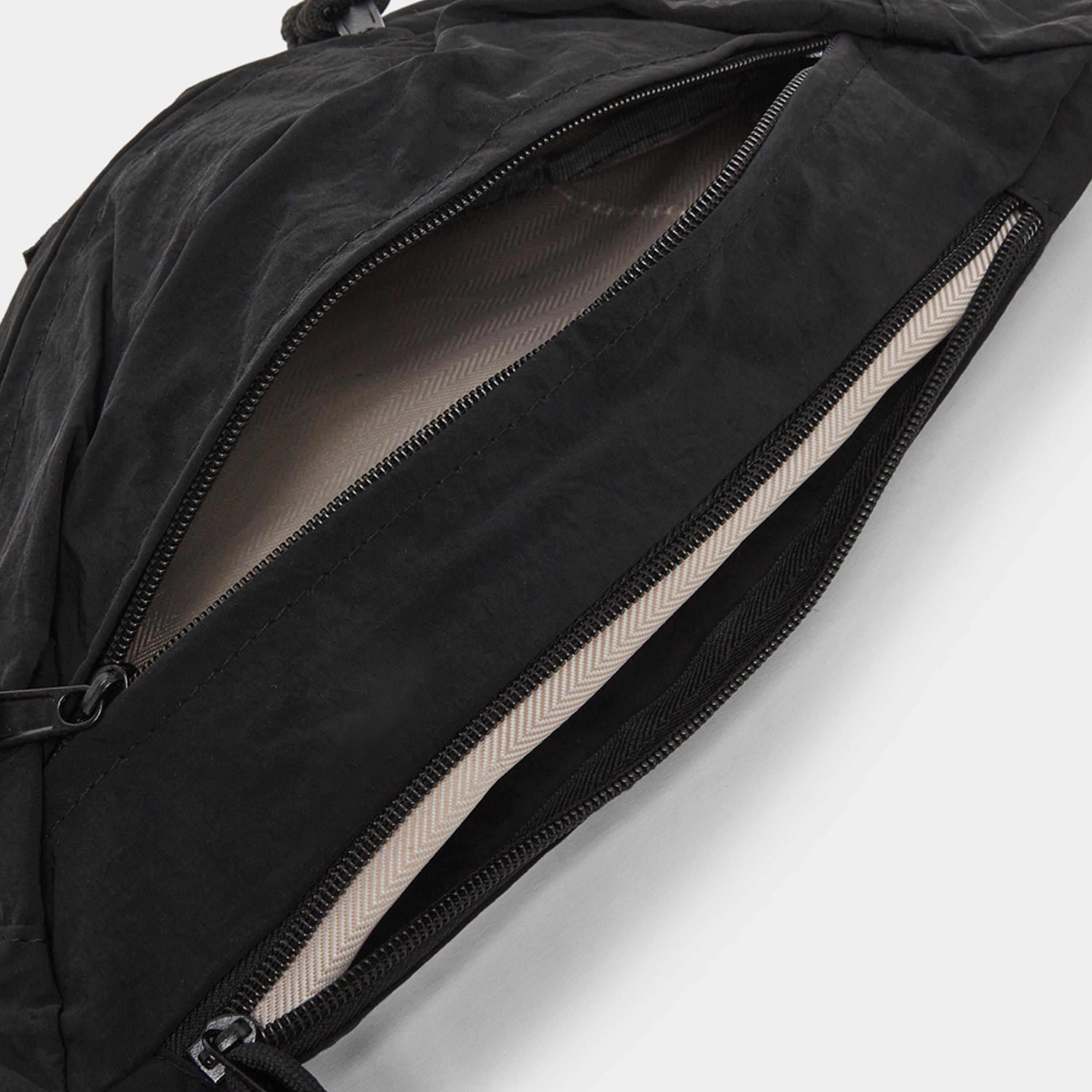 ستايلي - شنطة كروس سوداء للرجال مع جيب بسحاب-men-bags-image-3