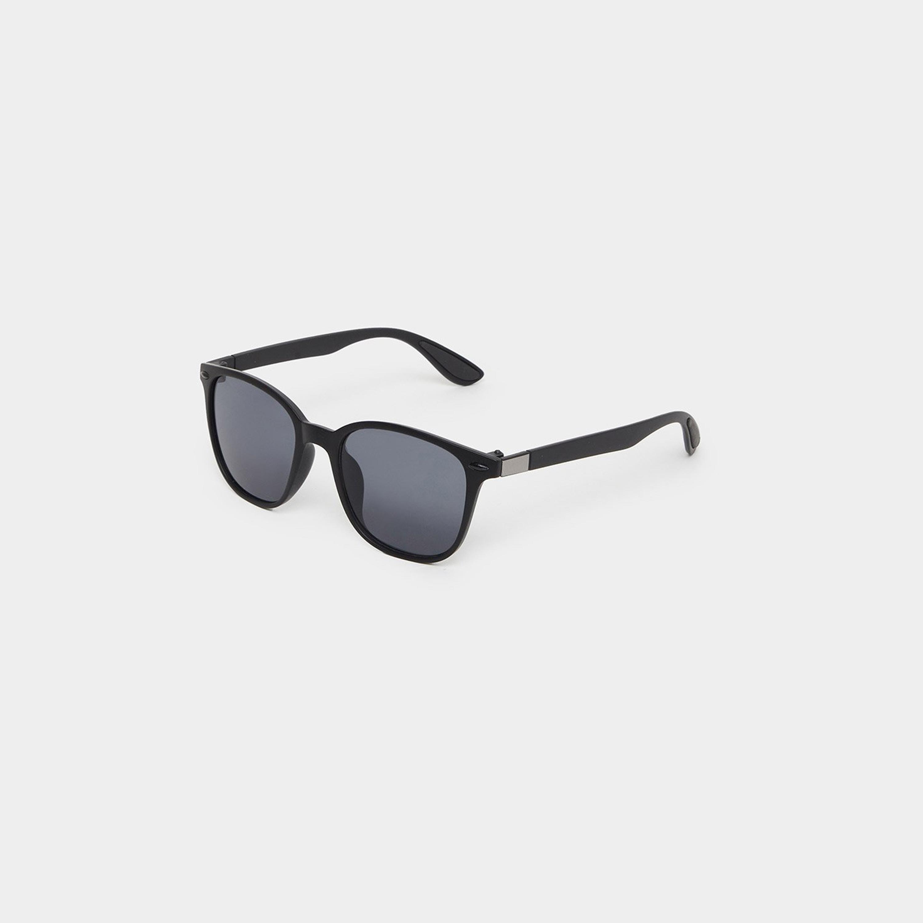 ستايلي - نظارة شمسية واي فيرير سوداء-men-sunglasses-image-1