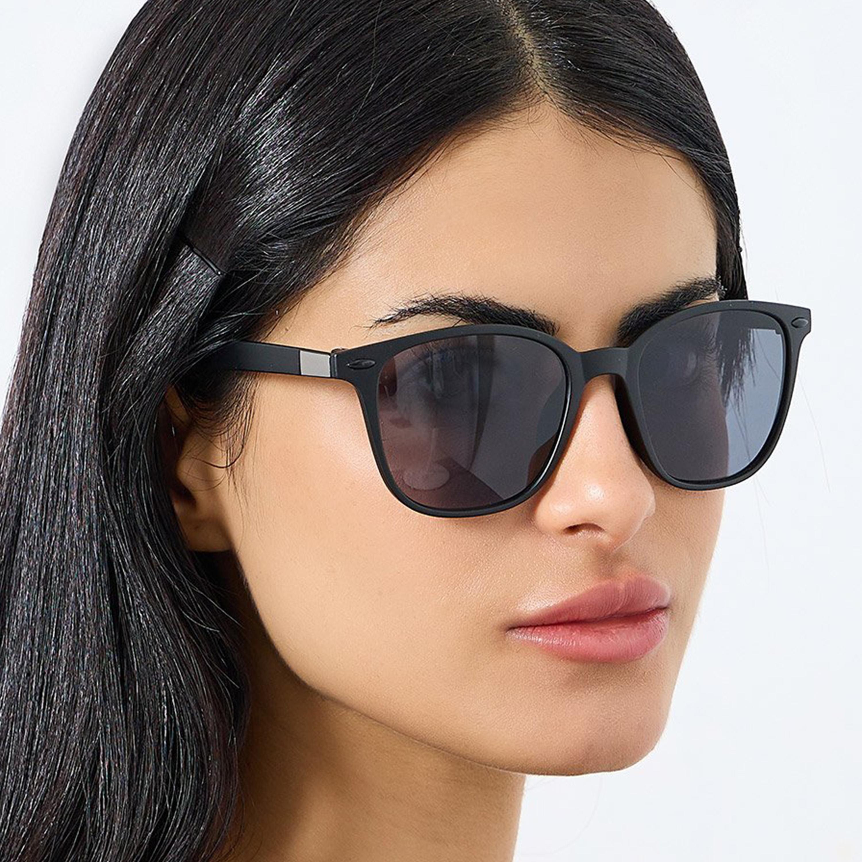 ستايلي - نظارة شمسية واي فيرير سوداء-men-sunglasses-image-2