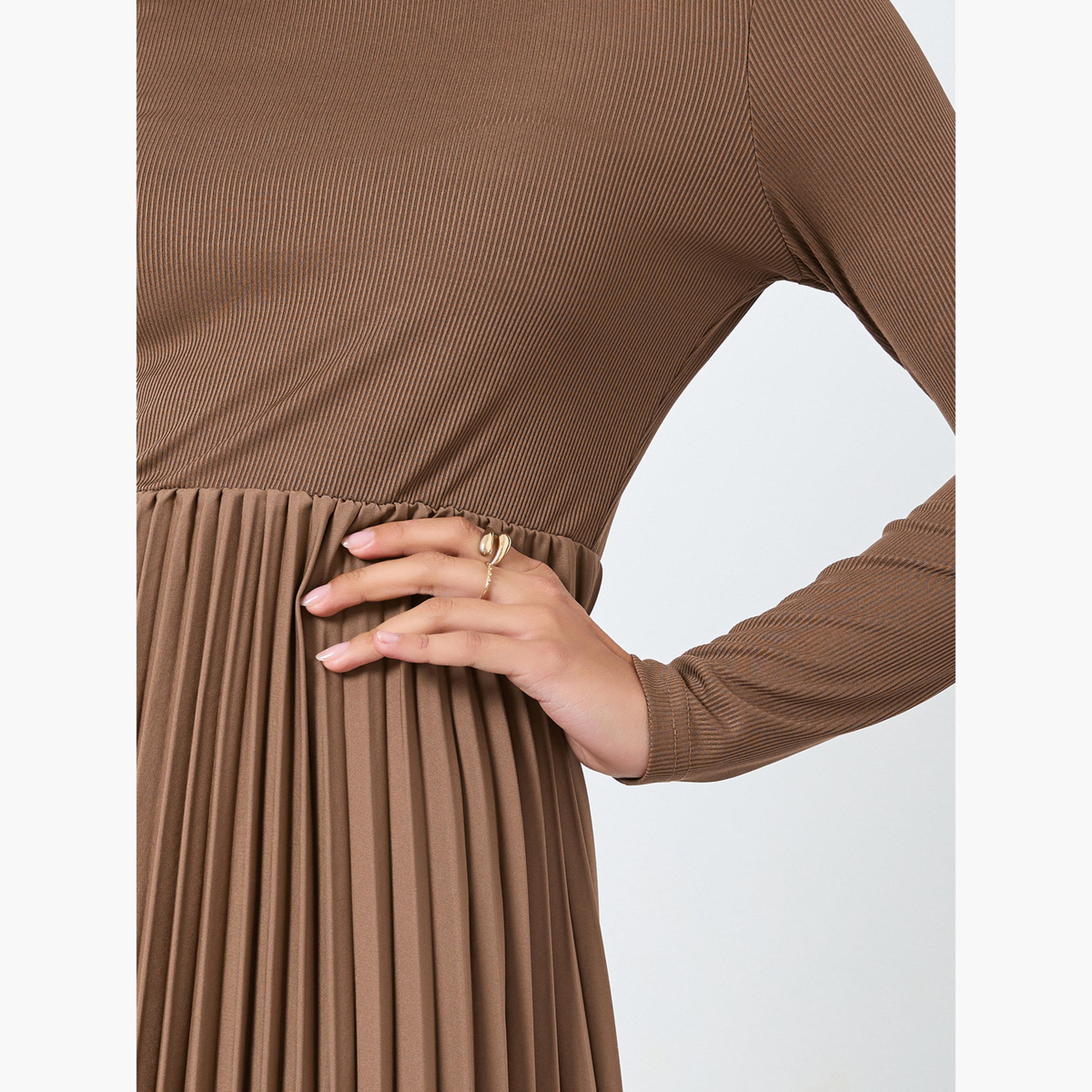 ستايلي - فستان متوسط ​​الطول بني اللون من قماش محبوك مضلع ومطوي-women-clothing-dresses-image-4