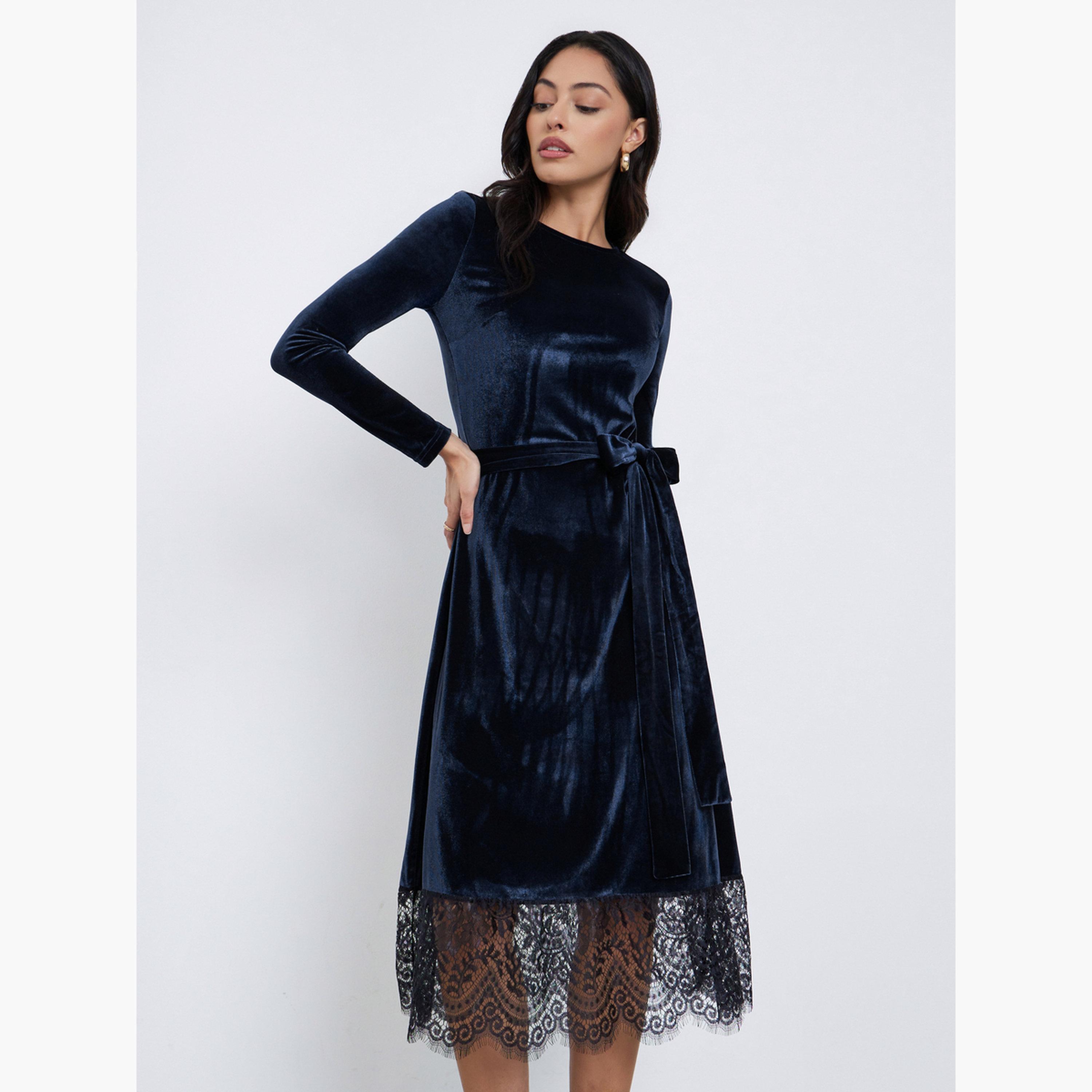 ستايلي - فستان متوسط ​​الطول بمظهر مخملي وحواف دانتيل لون أزرق داكن-women-clothing-dresses-image-2