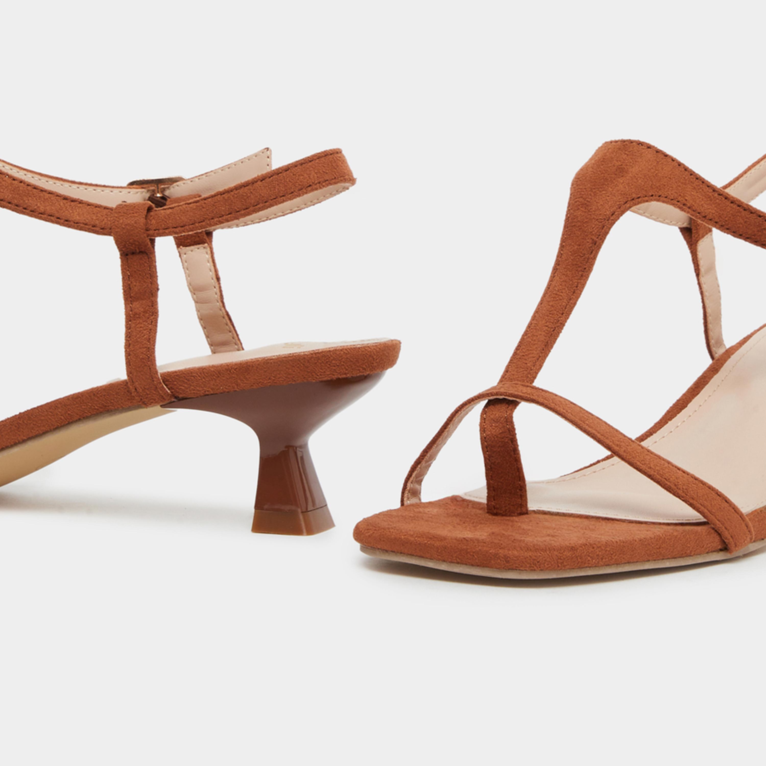 ستايلي - صندل بكعب عالٍ وحزام على شكل حرف T لون بني فاتح للنساء-women-shoes-sandals-heeled-image-4