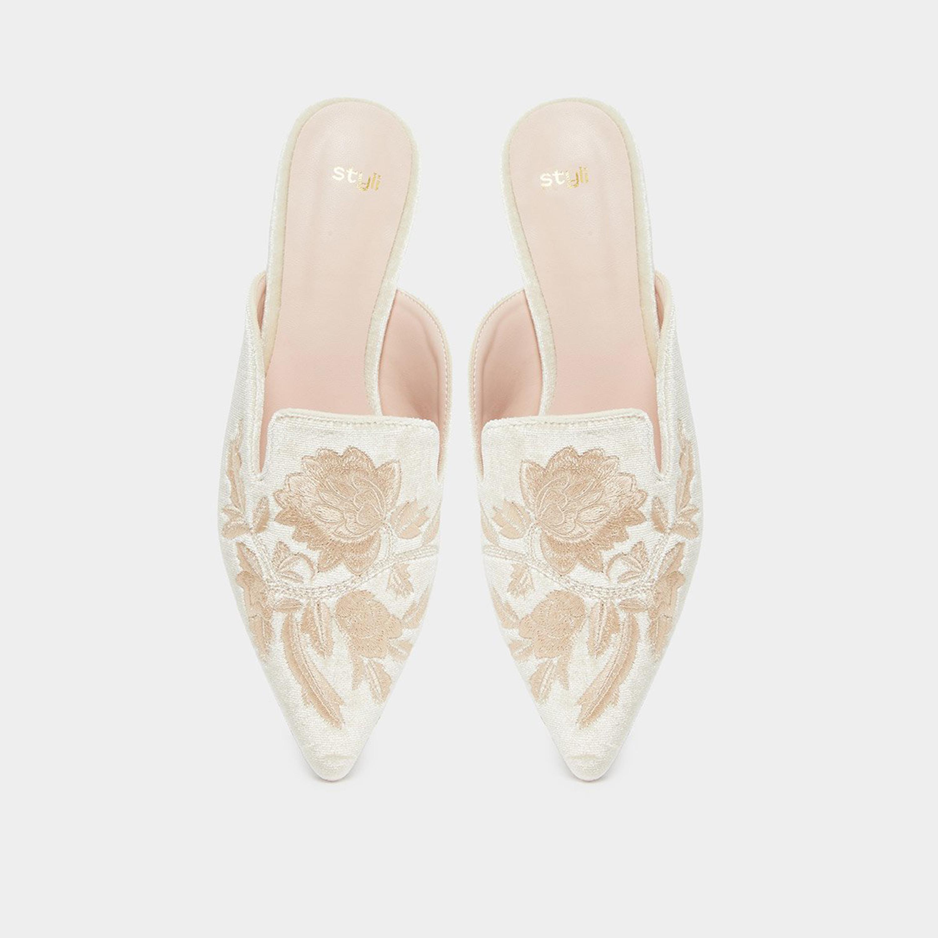 ستايلي - حذاء ميول مخملي مطرز لون بيج-women-shoes-flats-mules-image-6