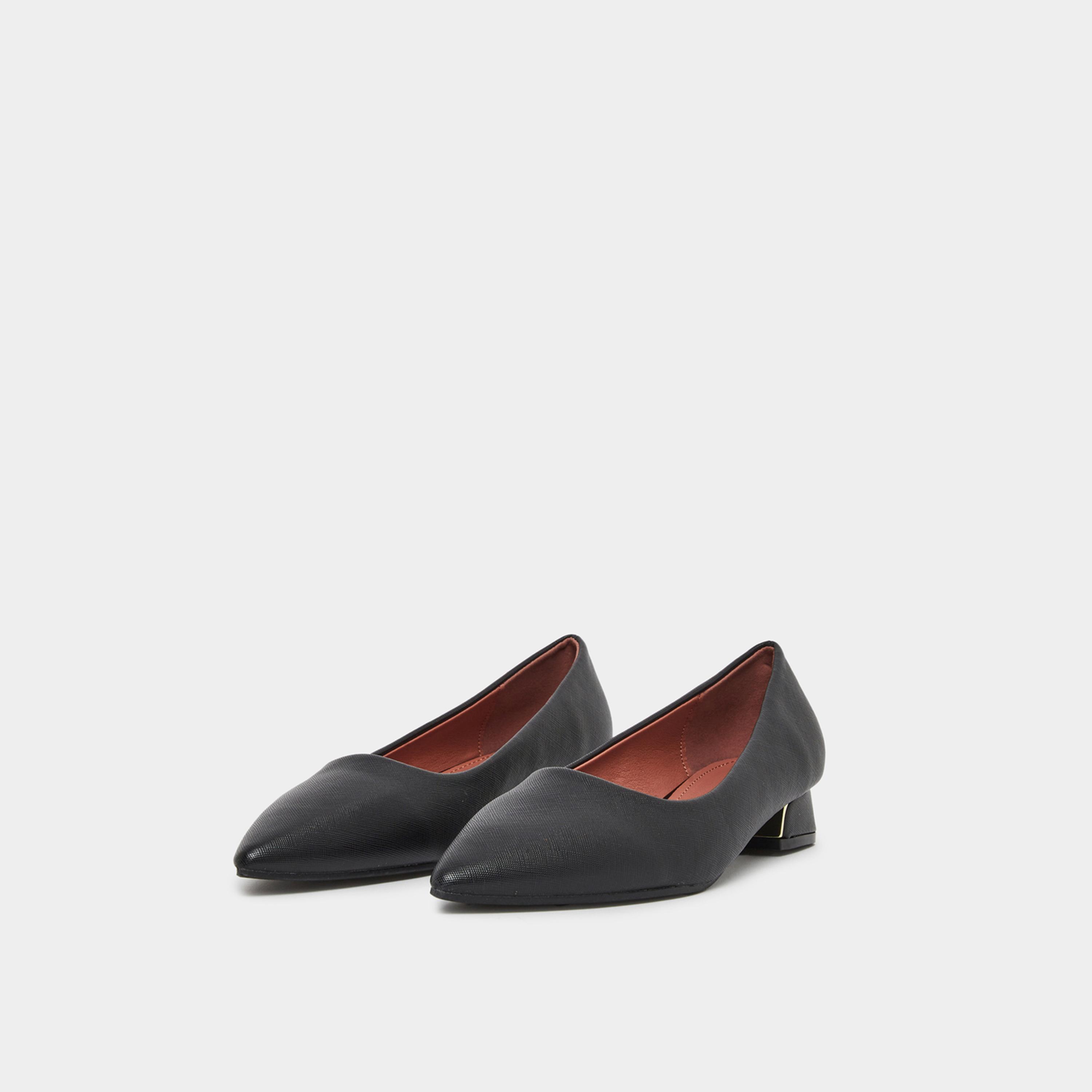 ستايلي - حذاء نسائي أسود سهل الارتداء بمقدمة مدببة-women-shoes-sandals-heeled-image-1