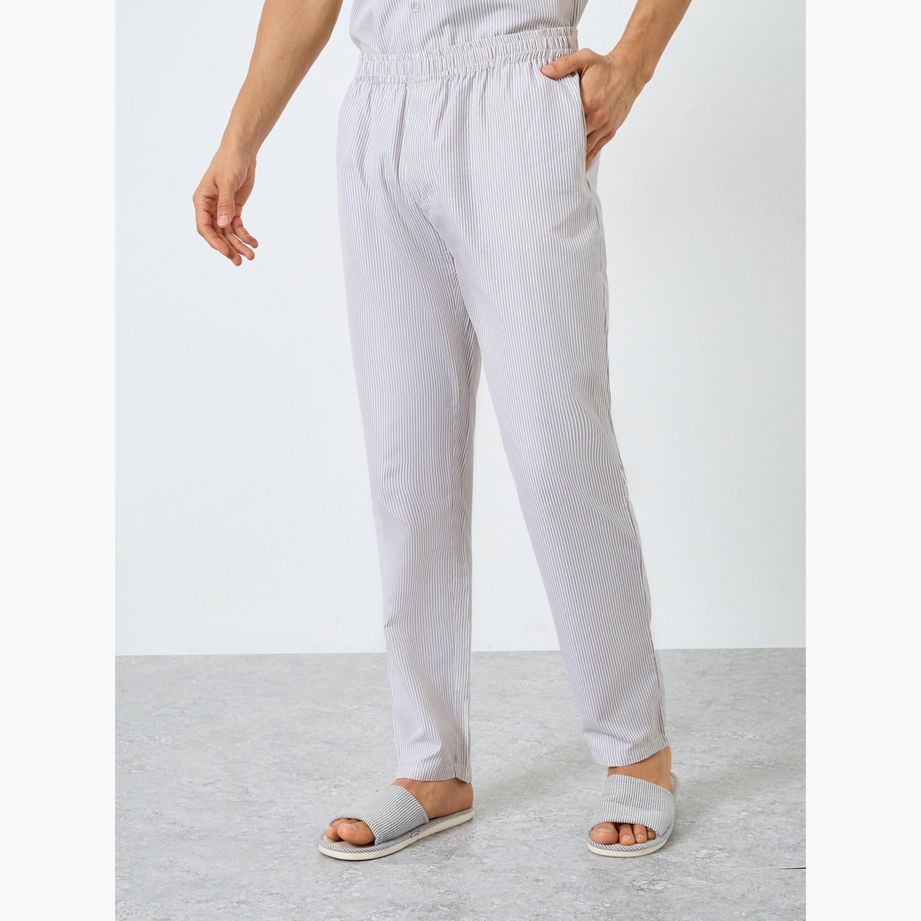 طقم بيجاما من بنطال وقميص مخطط بقصة مريحة-men-clothing-nightwear-sets-image-5