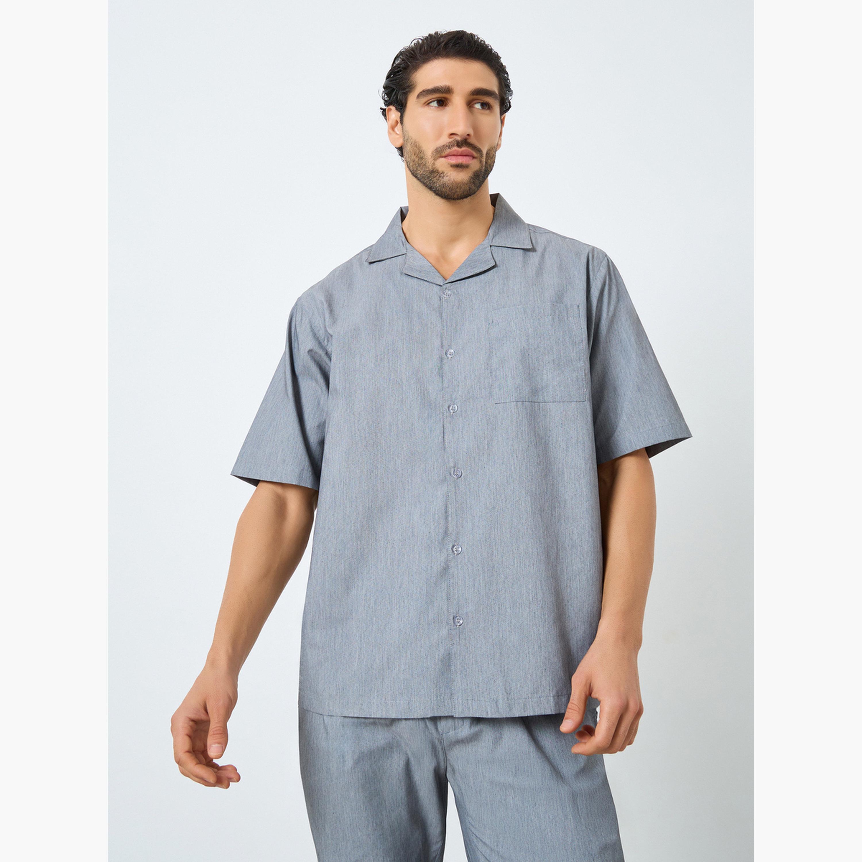 طقم بيجاما من بنطال وقميص بأزرار بقصة مريحة-men-clothing-nightwear-sets-image-2