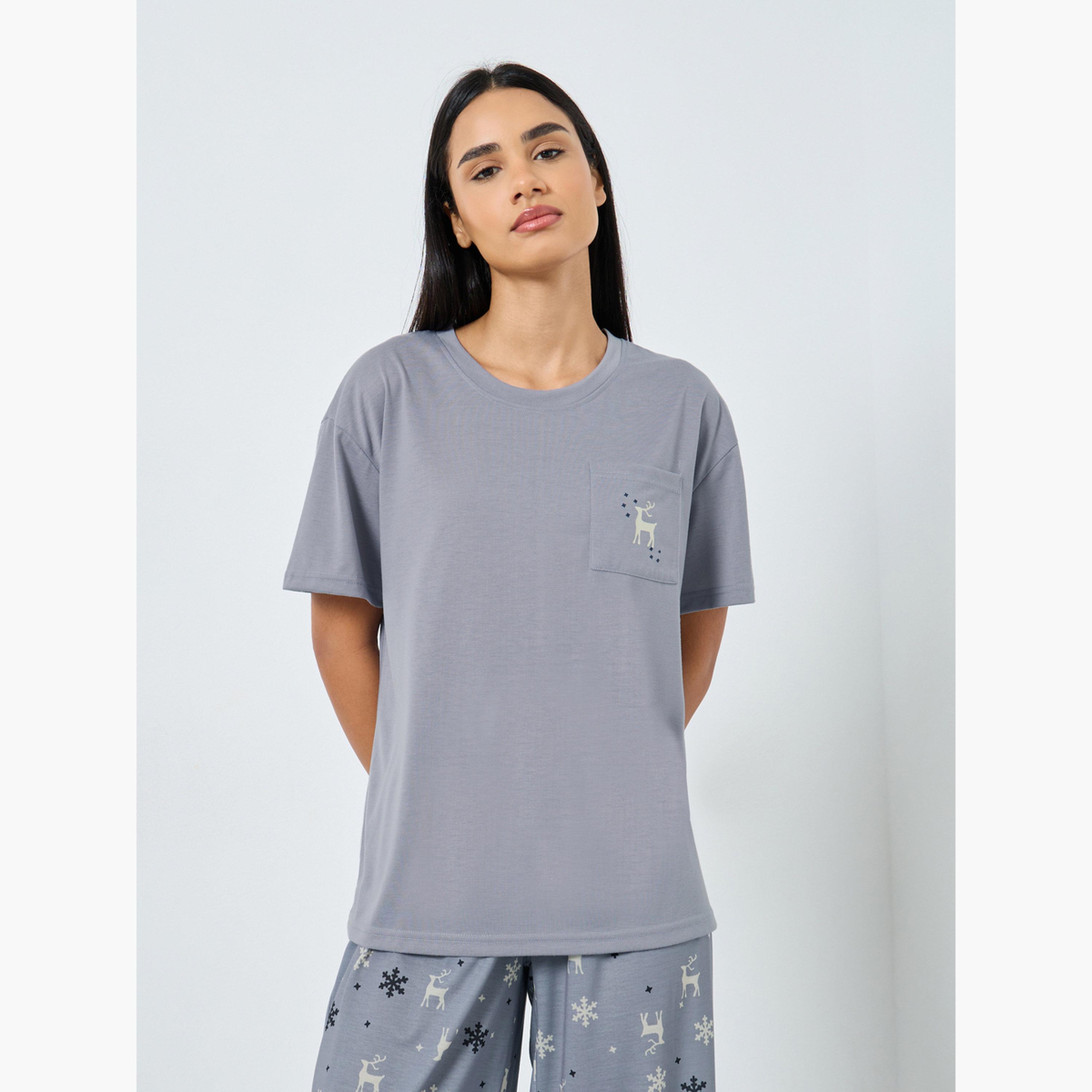 Styli Reindeer Pocket T-Shirt and Ruffle Hem Pyjama Set-women-clothing-nightwear-pyjamas-longsets-image-2