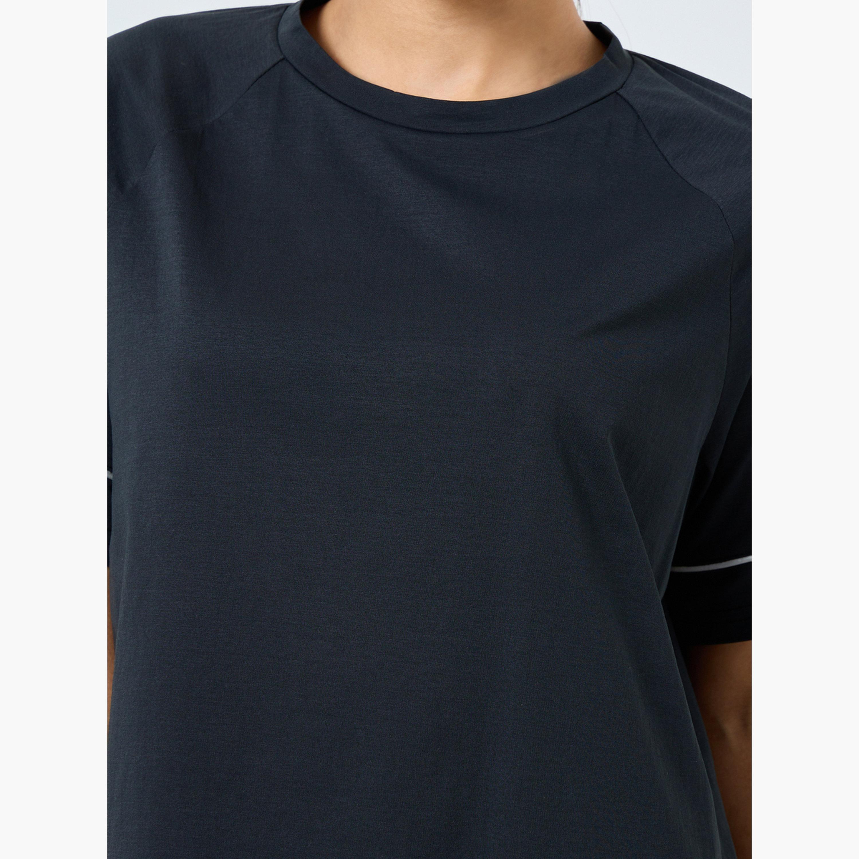 ستايلي - بلوزة مخططة عاكسة وبنطال ضيق بحزام خصر عريض-women-clothing-sportswearandactivewear-trackpantsandtracksuits-image-4