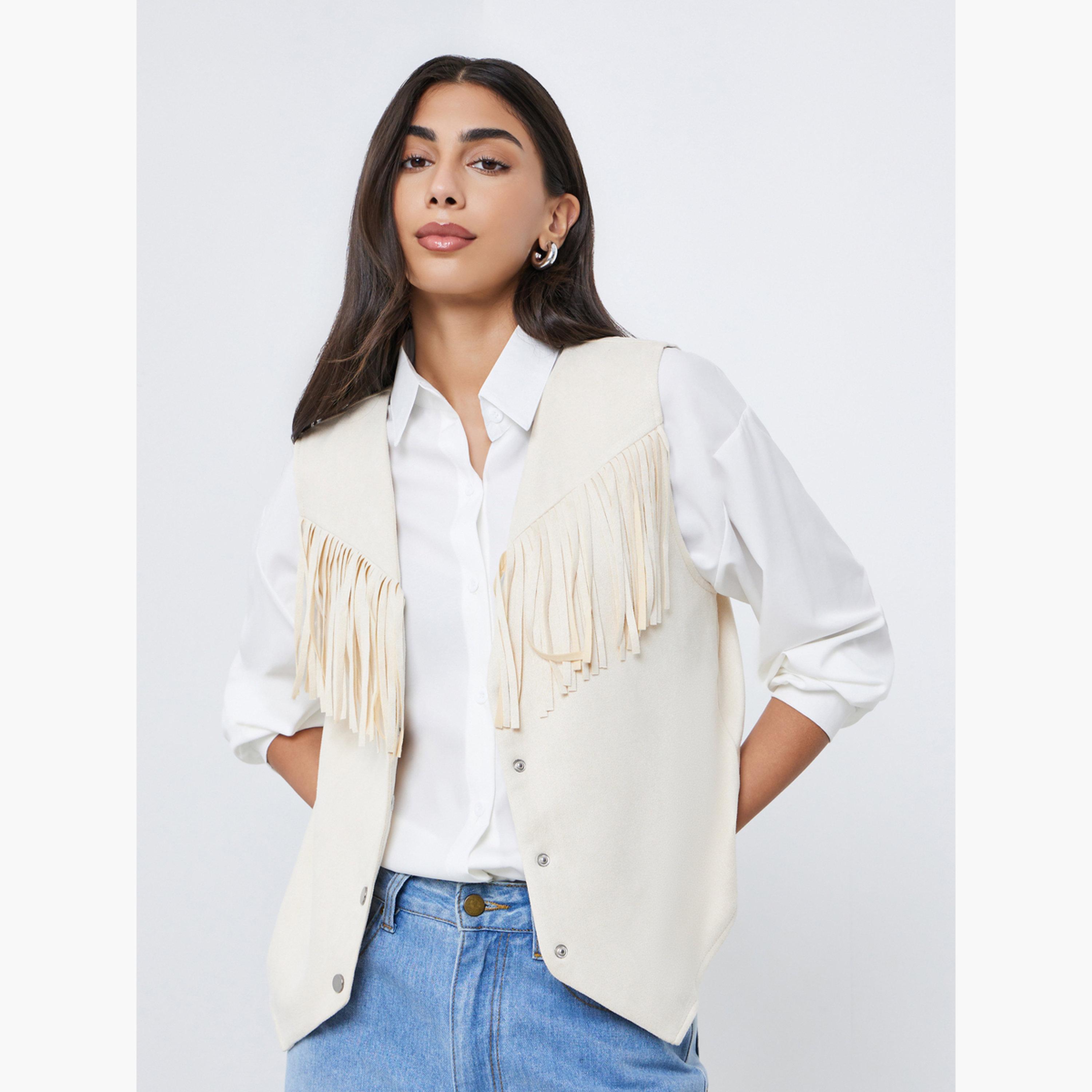 ستايلي - سترة ذات شراشيب بمظهر جلد السويد كريمي للنساء-women-clothing-shirtsandblouses-shirts-image-1