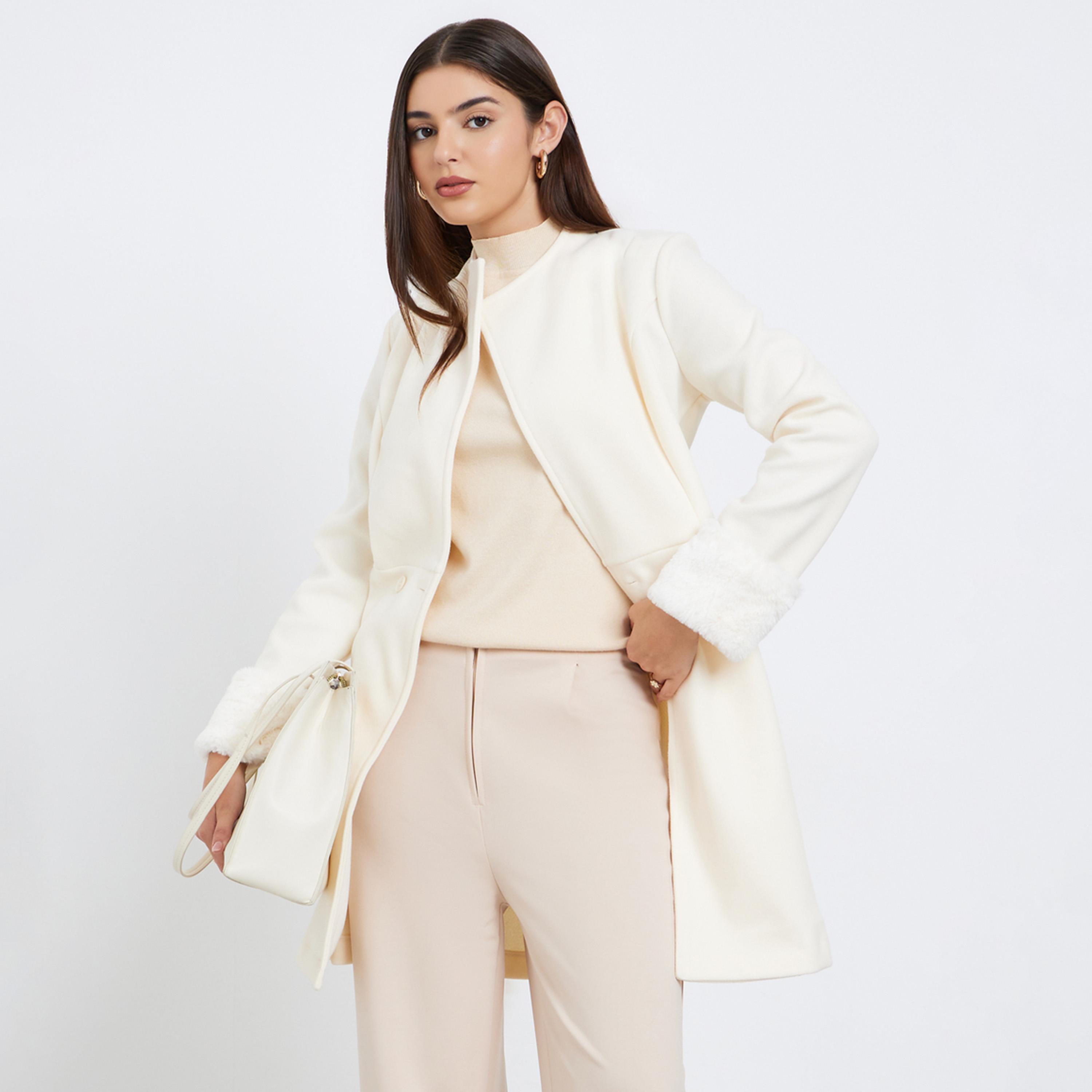 ستايلي - معطف طويل من الصوف لون أبيض العاجي مع تفاصيل من الفرو الصناعي-women-winterwear-coatsandjackets-coats-image-1