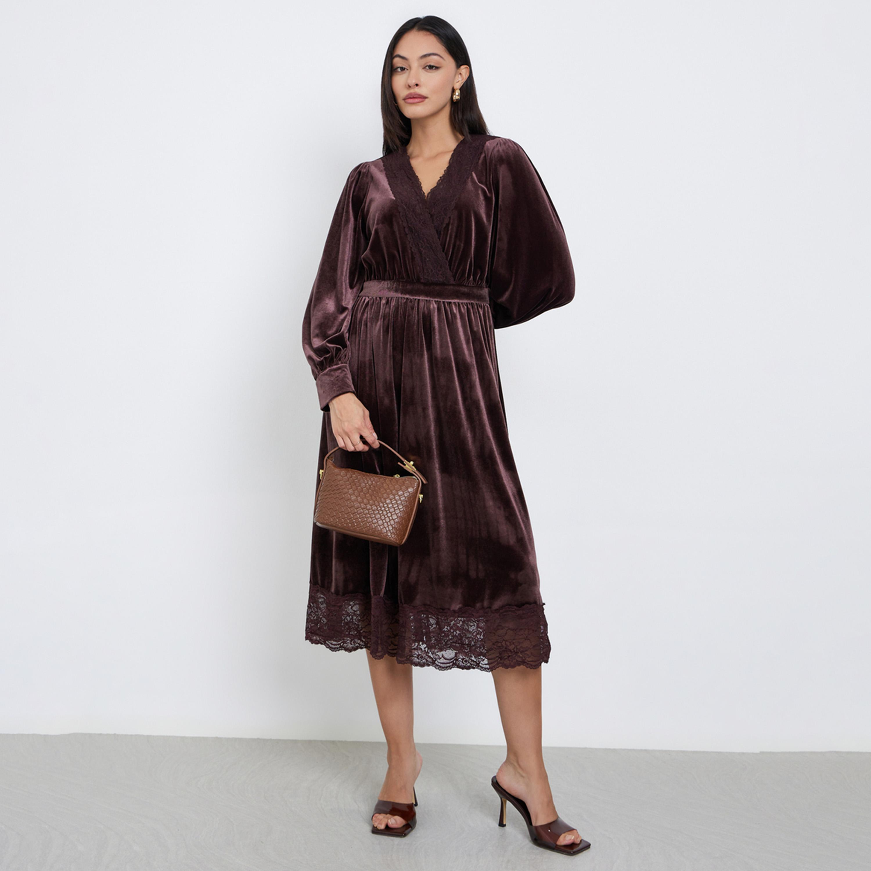 ستايلي - فستان متوسط ​​الطول بتصميم A مع حواف من الدانتيل ومظهر مخملي بني-women-clothing-dresses-image-1