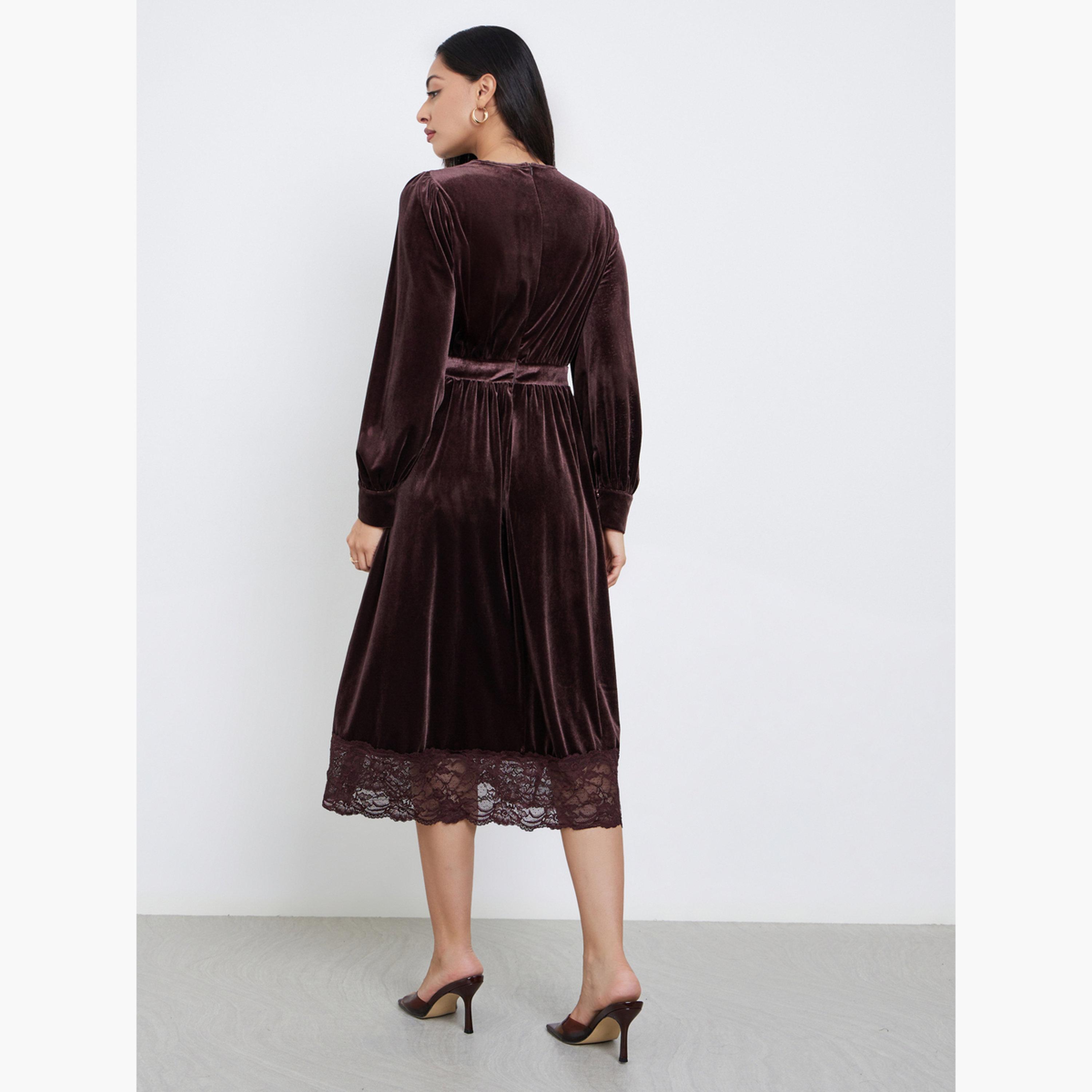 ستايلي - فستان متوسط ​​الطول بتصميم A مع حواف من الدانتيل ومظهر مخملي بني-women-clothing-dresses-image-4