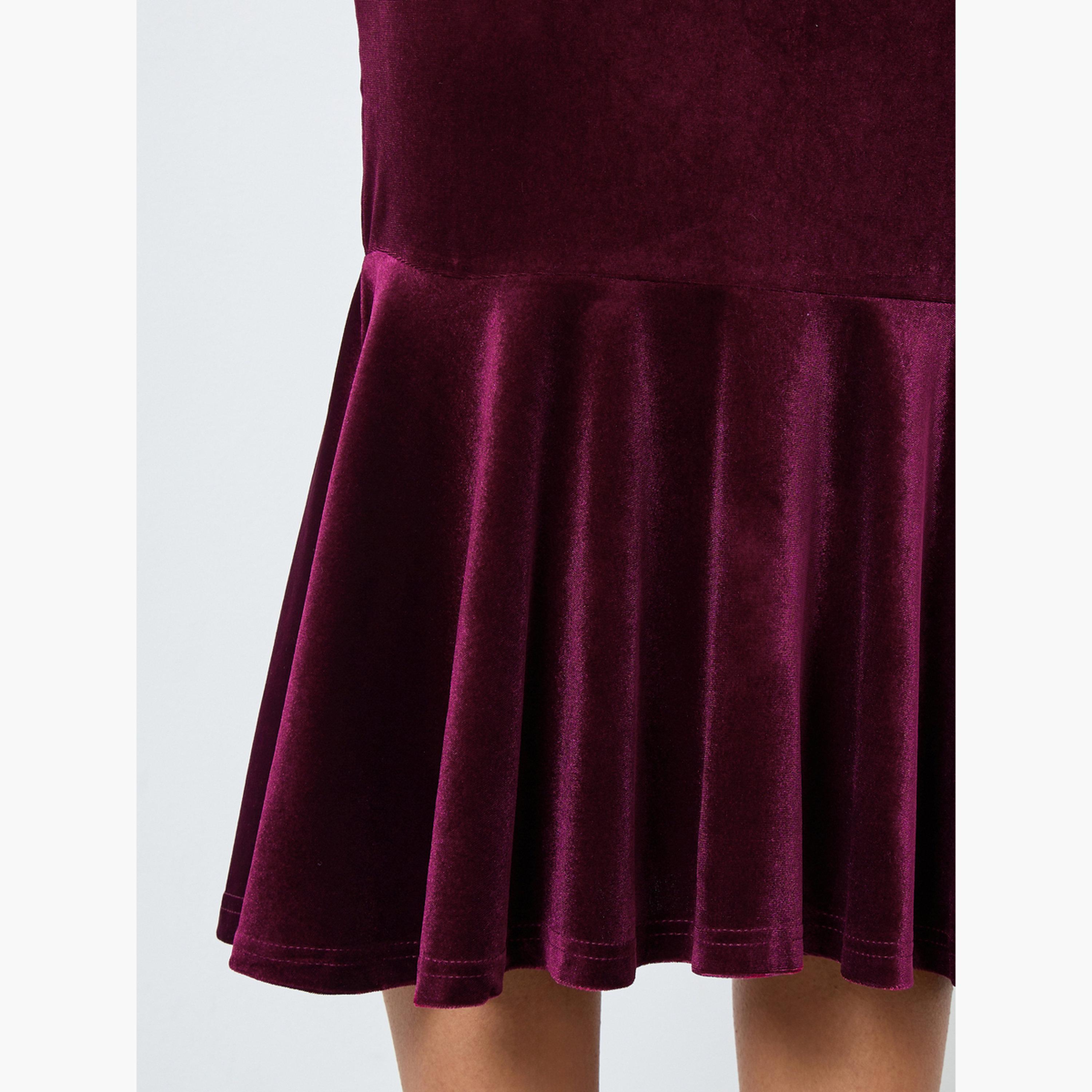 ستايلي - فستان متوسط ​​الطول بحافة حورية البحر ومزين بالدانتيل لون برغندي-women-clothing-dresses-image-4